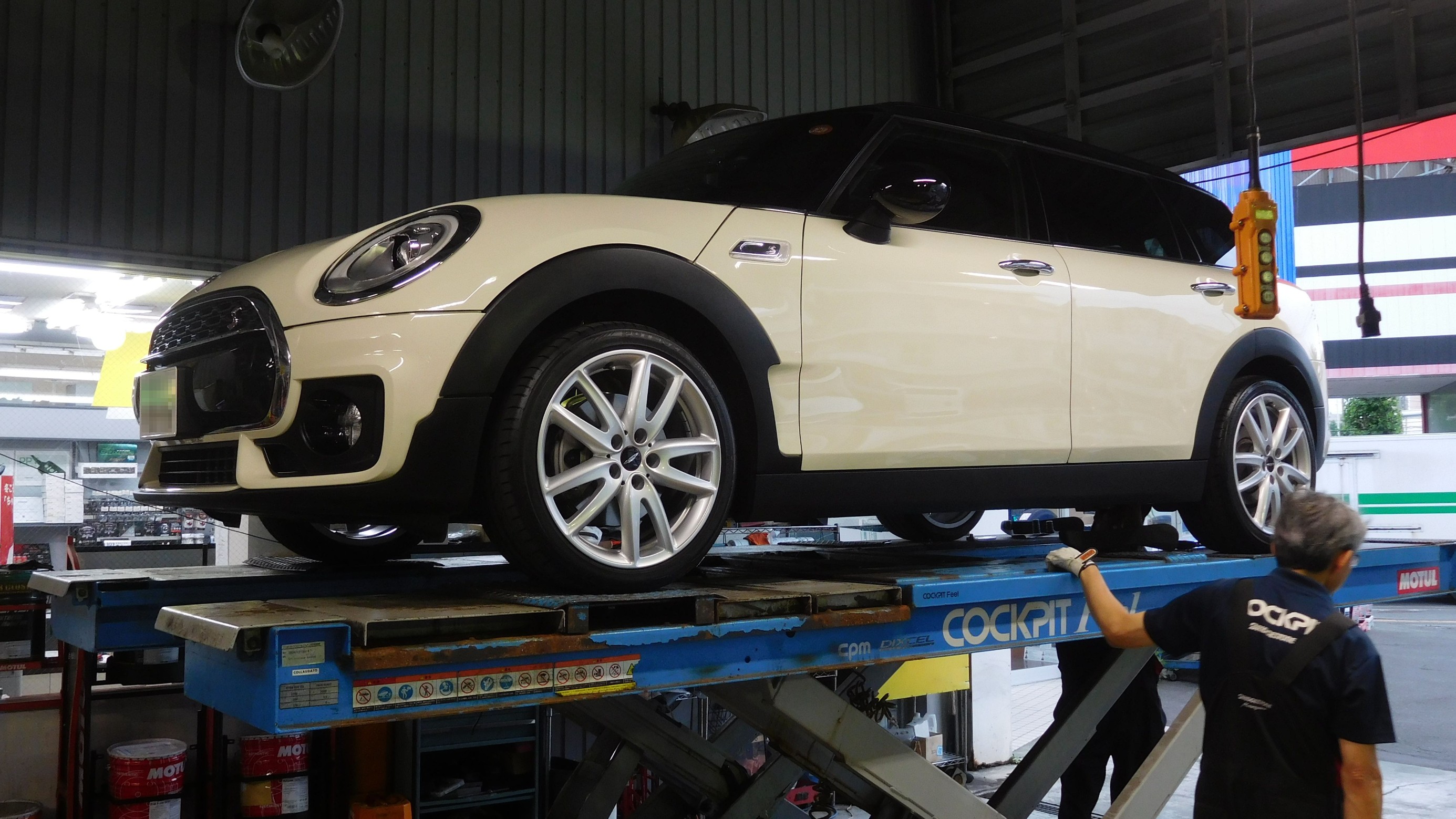 MINI F54 CLUBMAN に GIOMIC（ジオミック）メンバーブレースセットの