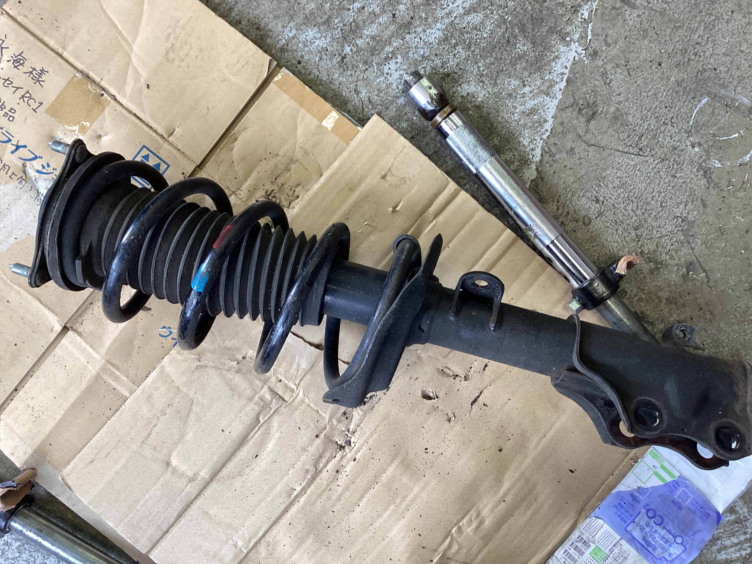 オデッセイ RC1 ショック交換します！ | ホンダ オデッセイ 足まわり