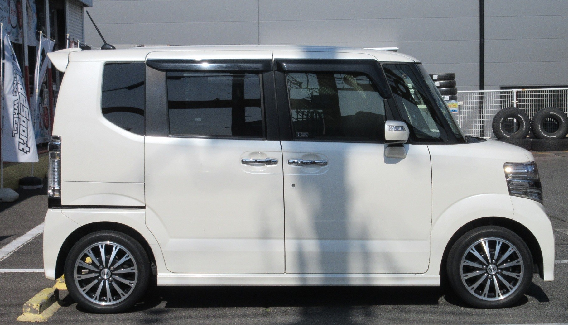 N-BOX ホイール交換 | ホンダ N-BOXカスタム ホイール | STAFF