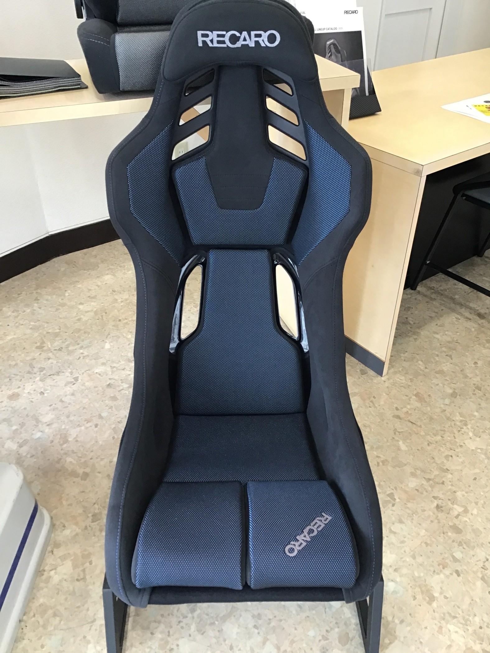 レカロシート RSS LARGE 展示！ 試座できます！ | スタッフ日記