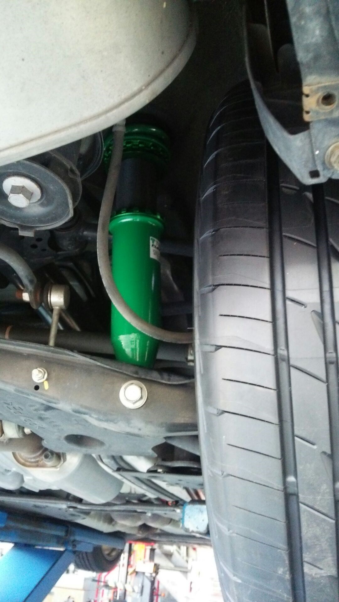車検前に交換 トヨタ マークx 足まわり サスペンション ブレーキ スタッフblog コクピット 藤枝 タイヤ館 藤枝 車 のカスタマイズにかかわるスタッフより