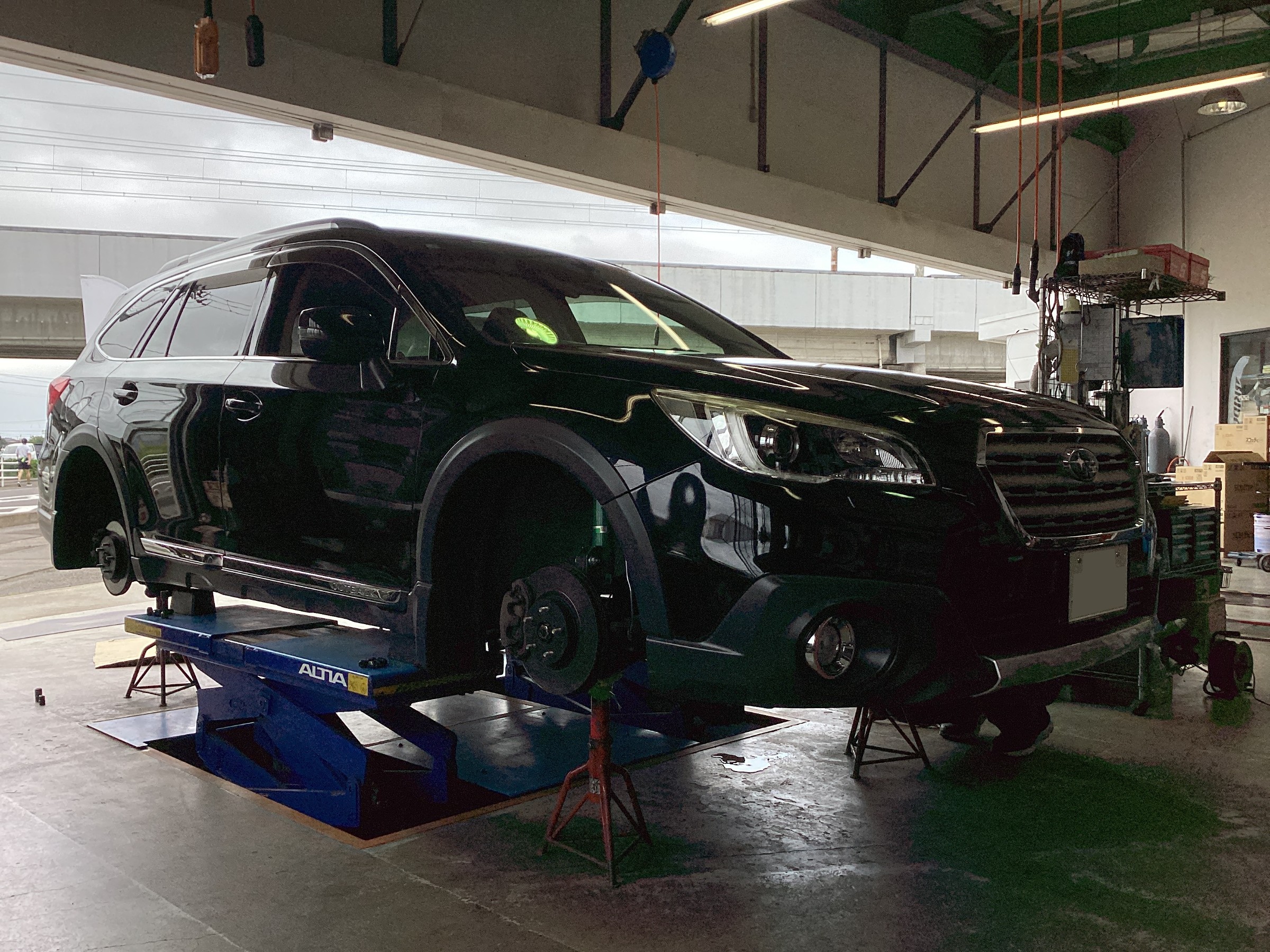 レガシィアウトバック BS9 ショックアブソーバー交換します！ | スバル