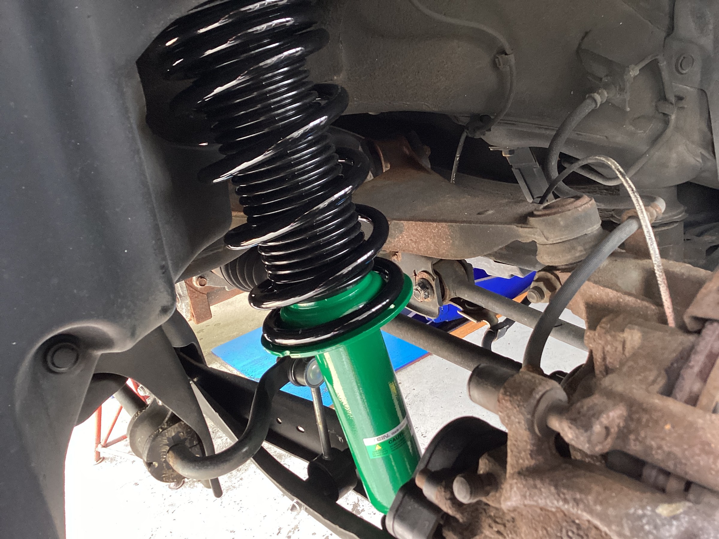 レガシィアウトバック BS9 ショックアブソーバー交換します！ | スバル