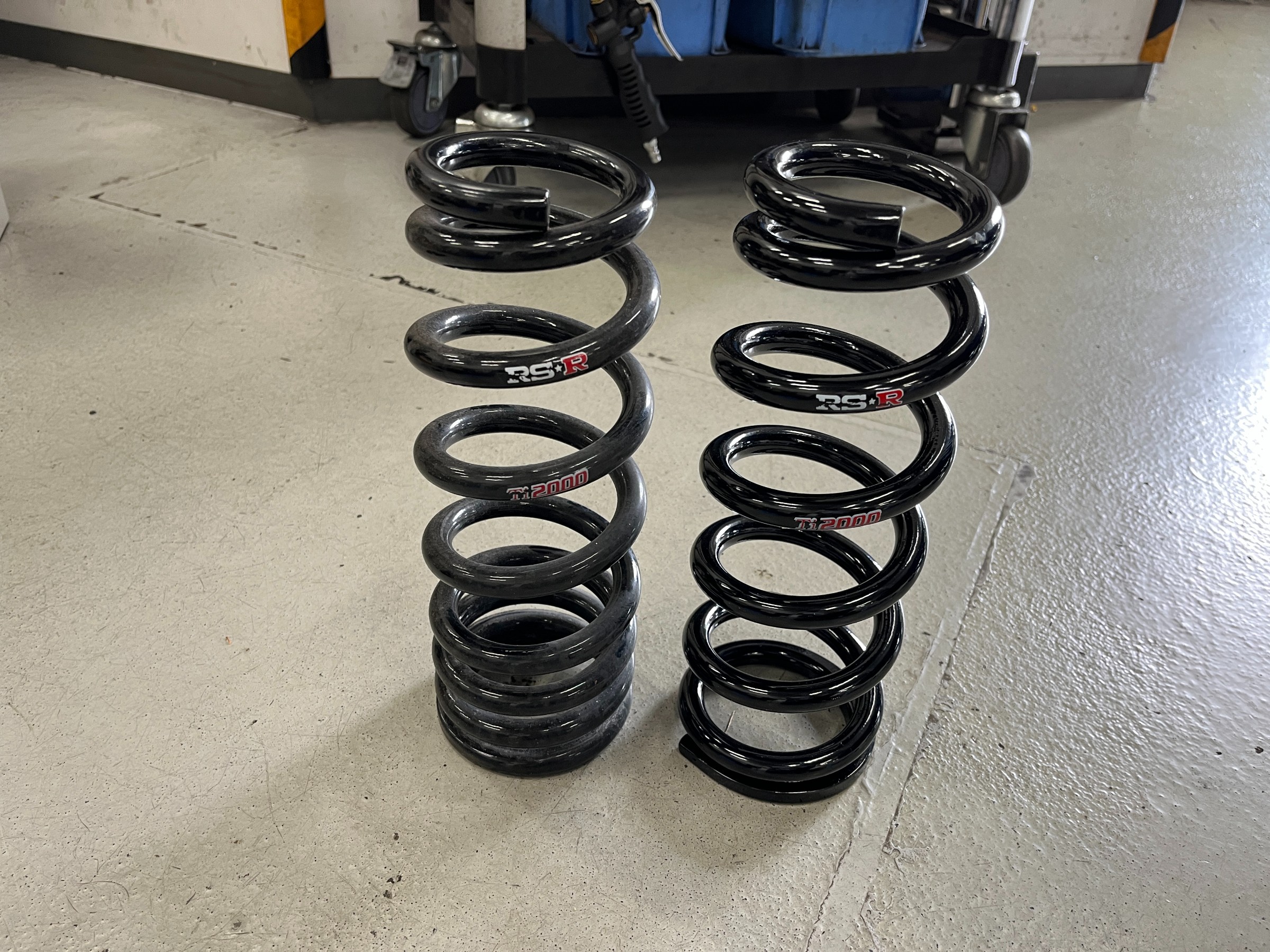 LEXUS IS500 "RSR Ti2000 HALF DOWN" | レクサス IS 足まわり（サスペンション・ブレーキ）  足まわり（サスペンション・ブレーキ） > サスペンションパーツ関連取付 | 取り付け事例 | コクピット21世田谷 | お店の取付加工事例紹介 レインシールド に適合する レクサス IS200 1S250 1S300 2005-2010 2011 2012 クロームストリップ