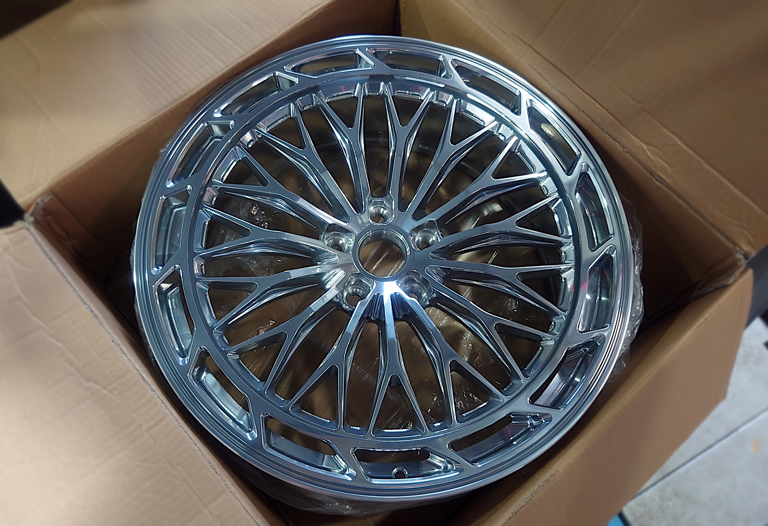 AK FORGED WHEELS「PAF1602」& ブリヂストン「アレンザ 001