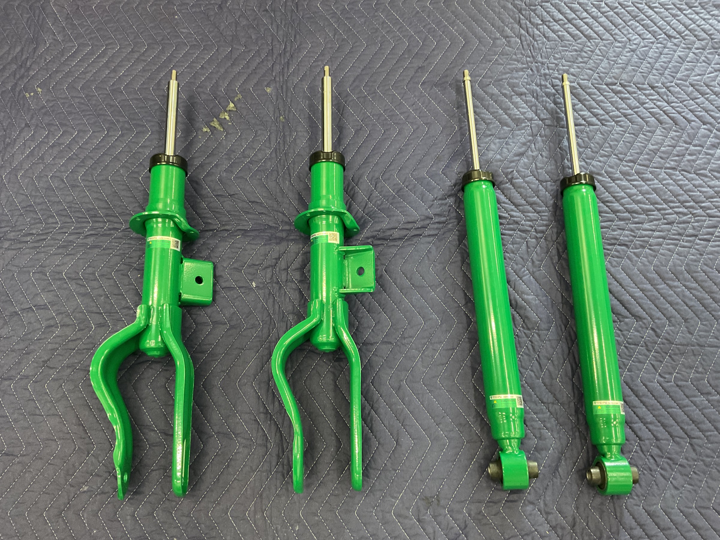 テスラ モデル3へテイン ダンパーお取り付け | 取り付け事例