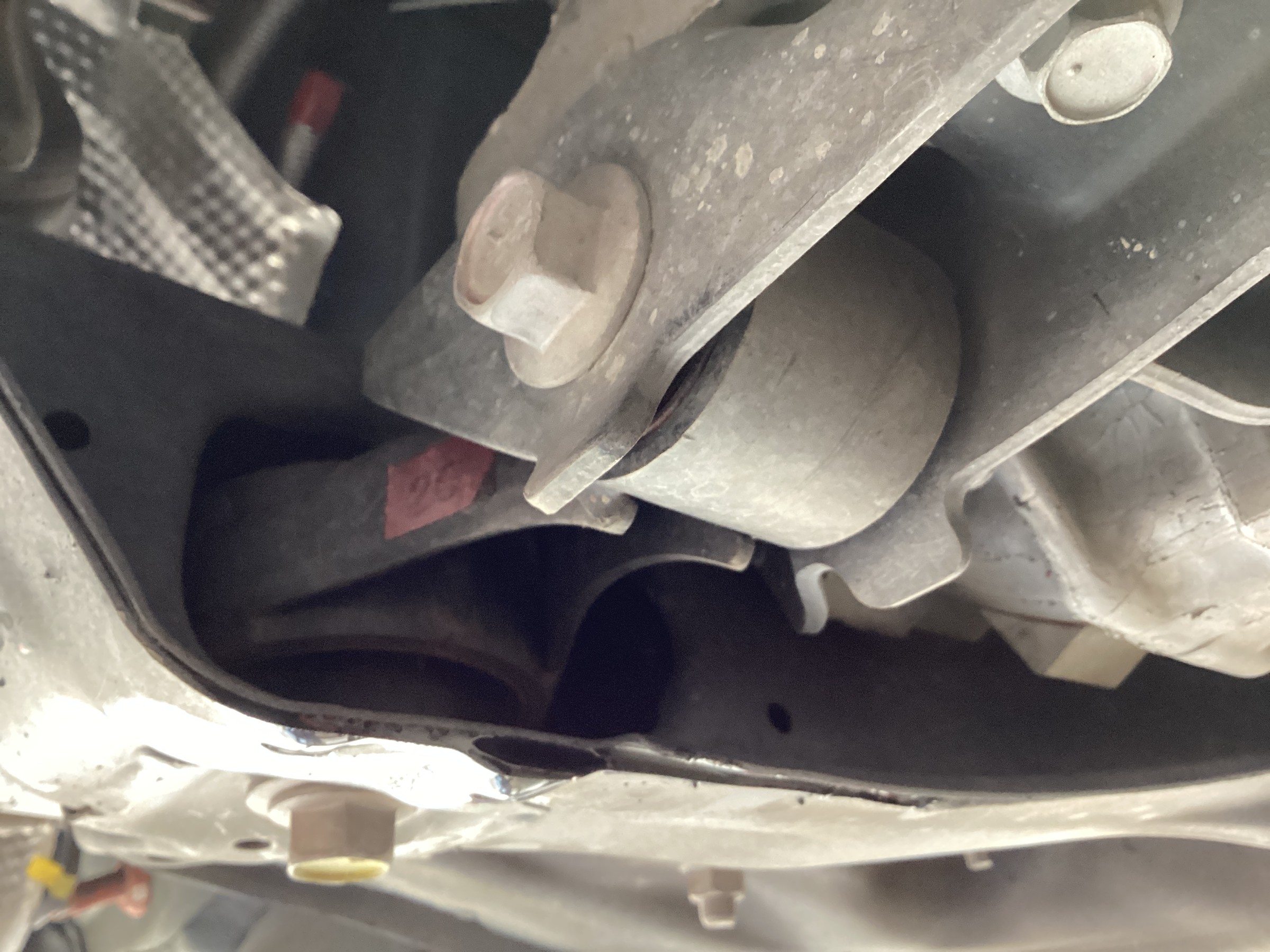 ヴィッツ GRスポーツGR エンジンマウント交換します！ | トヨタ