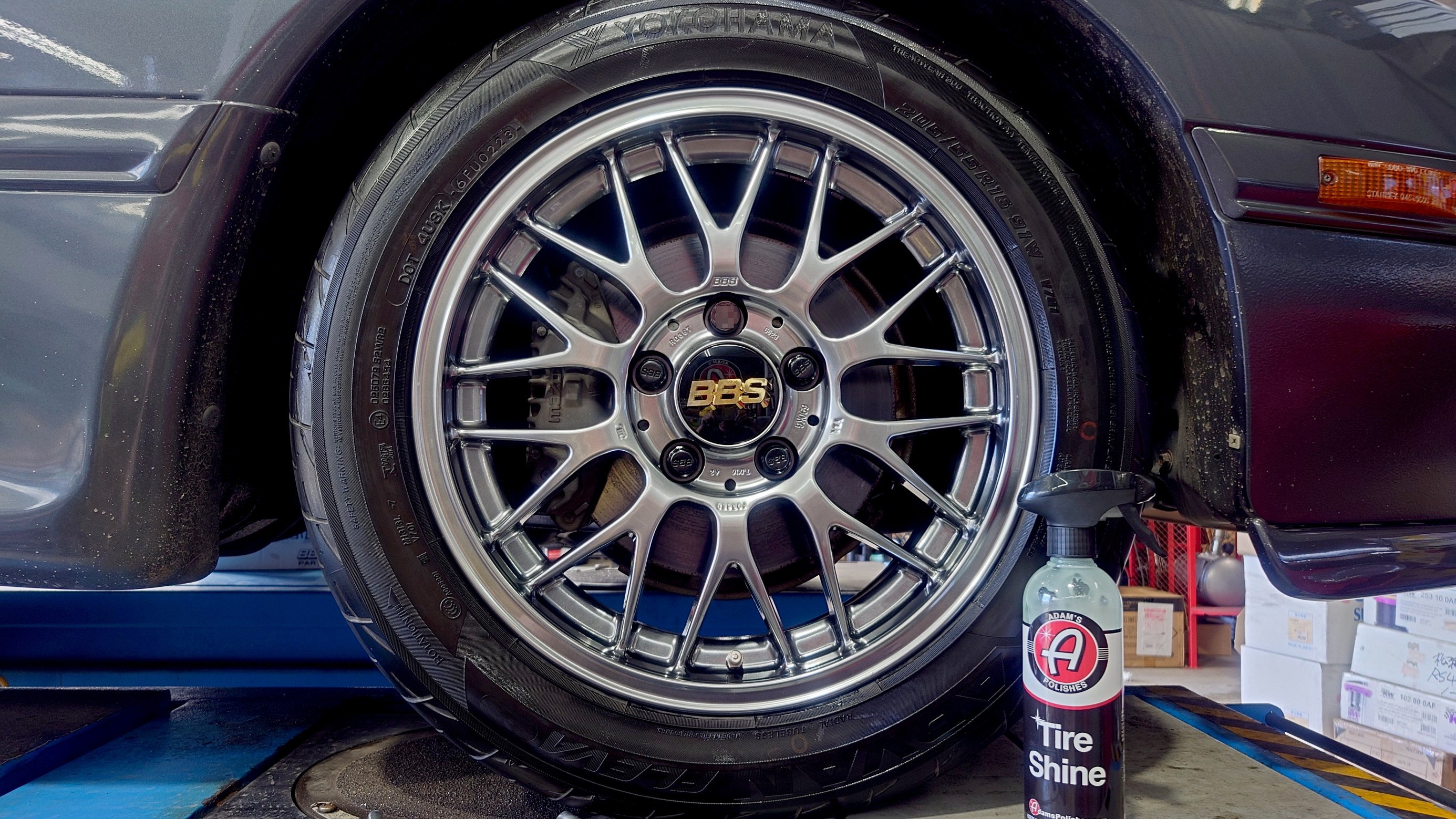 BBS RG-F ダイヤモンドブラック（DB）の装着作業 ／ マツダ サバンナ