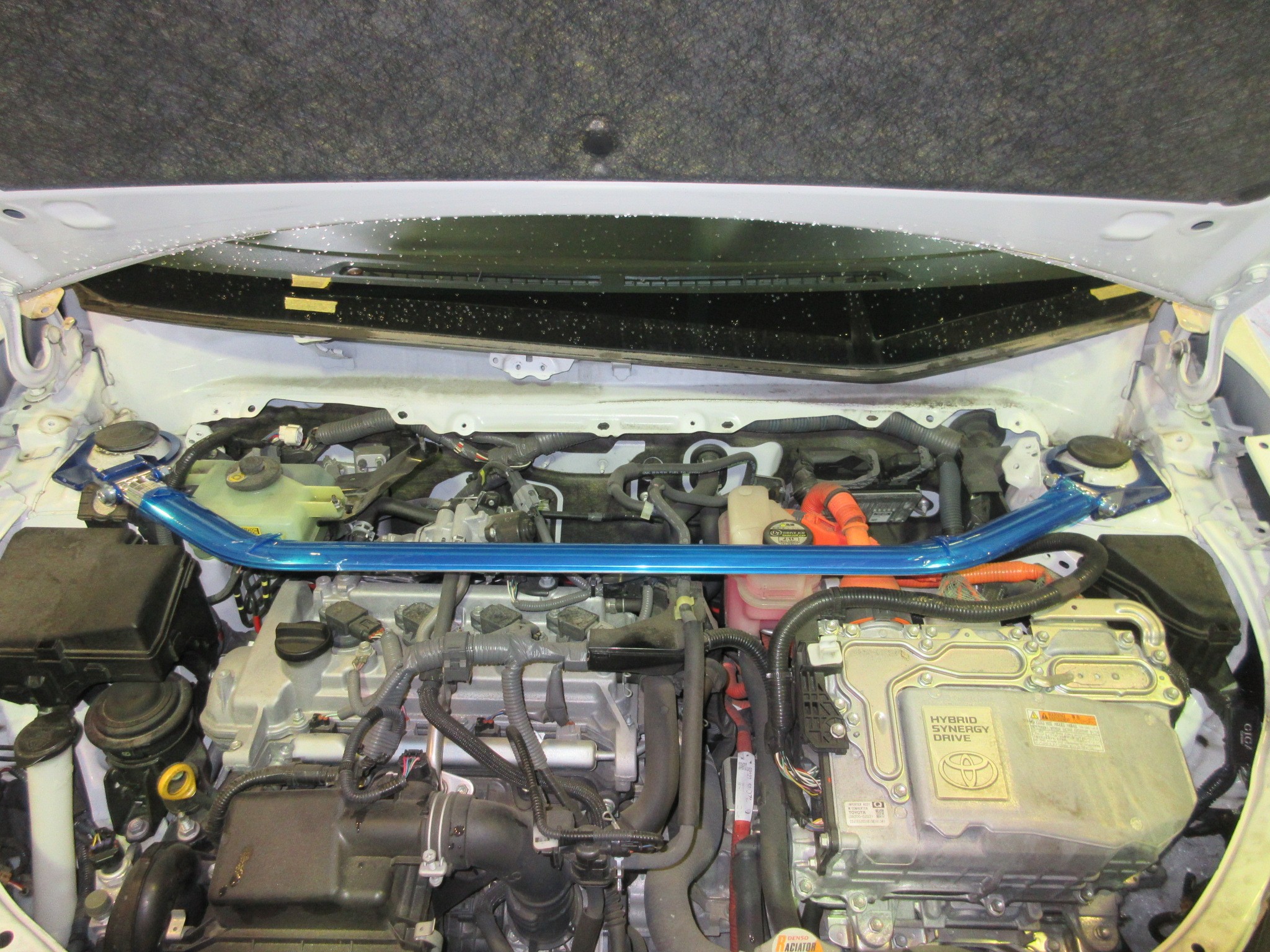 ★めっちゃ綺麗★トヨタ NHP10 アクア 純正　サスキット ストラット アクア ストラットバー取り付け | トヨタ アクア その他パーツ | STAFF