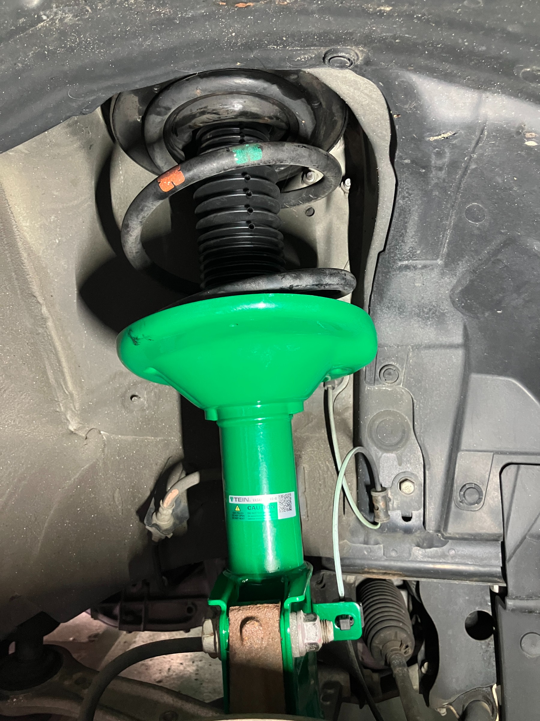 くたびれたビルシュタインを交換 | スバル レヴォーグ 足まわり