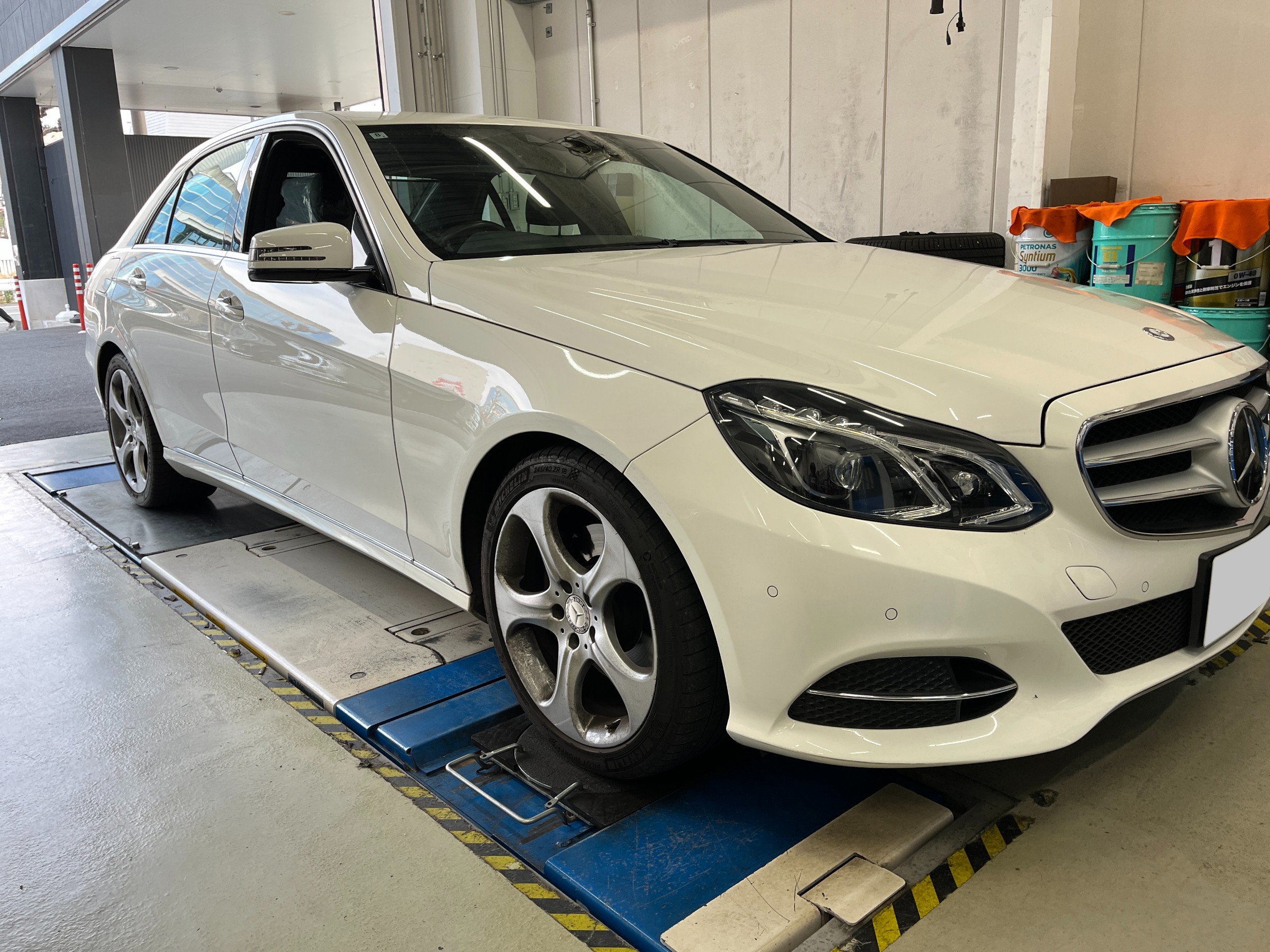 Mercedes-Benz W212 スタッドレスタイヤ取付 | メルセデス・ベンツ E