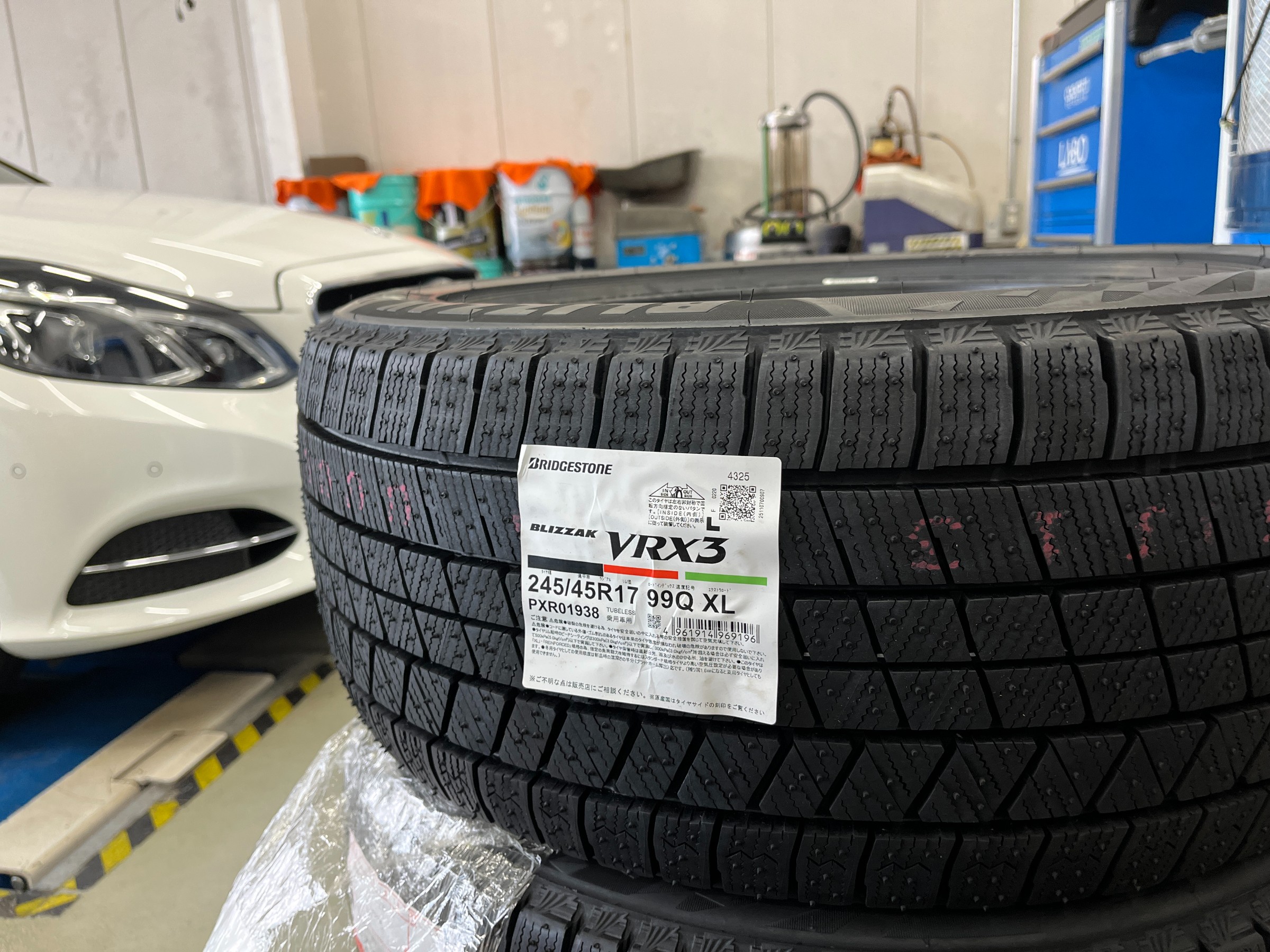 Mercedes-Benz W212 スタッドレスタイヤ取付 | メルセデス・ベンツ E