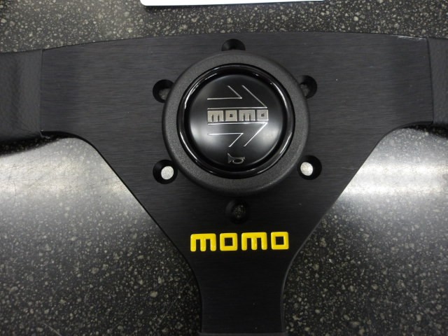 RXｰ7（FC3S）momo製スポーツステアリング「ヴェローチェレーシング：V
