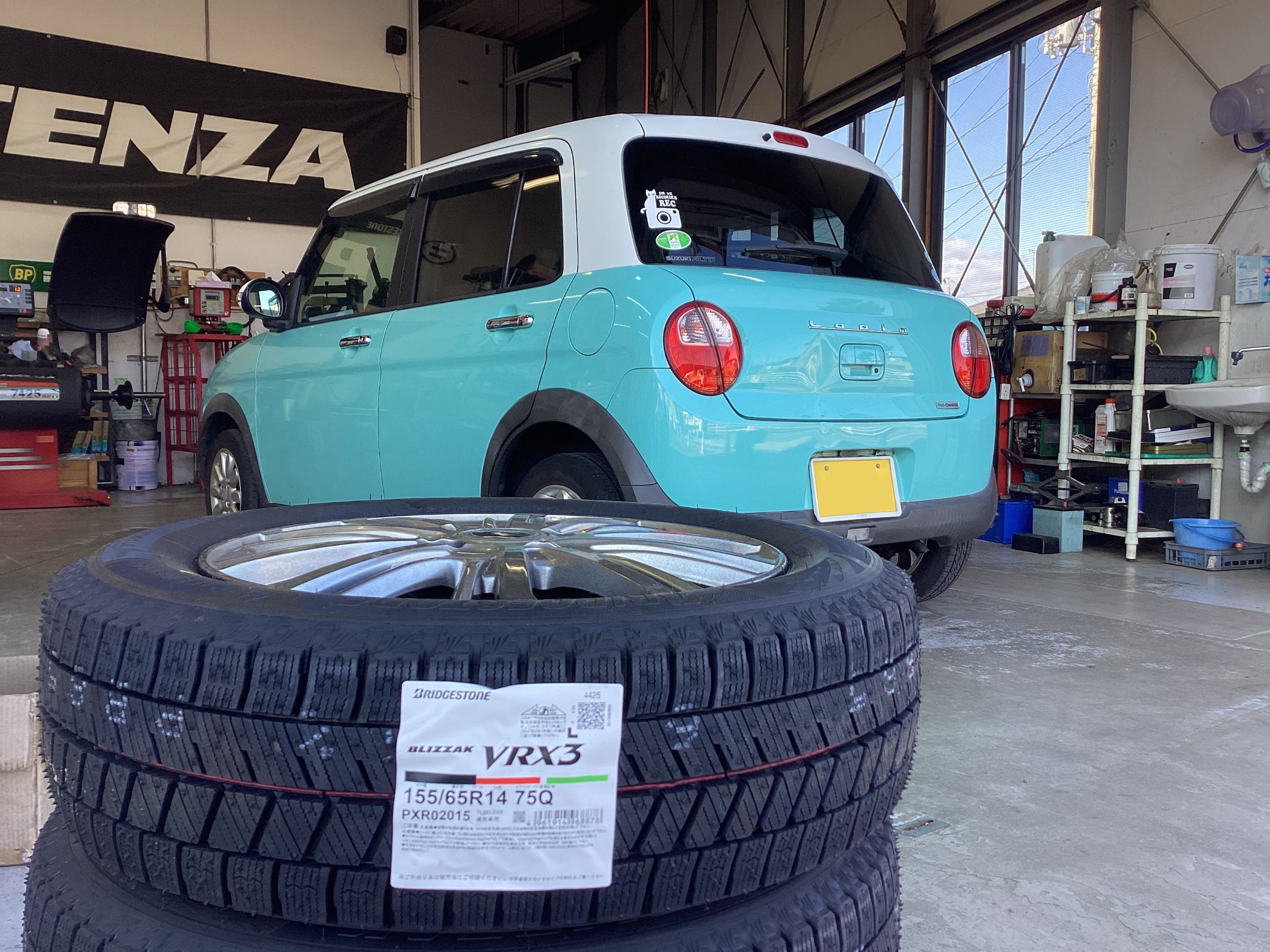 コードネーム黄昏スタッドレスタイヤ ③ スタッドレスタイヤ装着！ | スタッフ日記 | コクピット 名取 | 車の