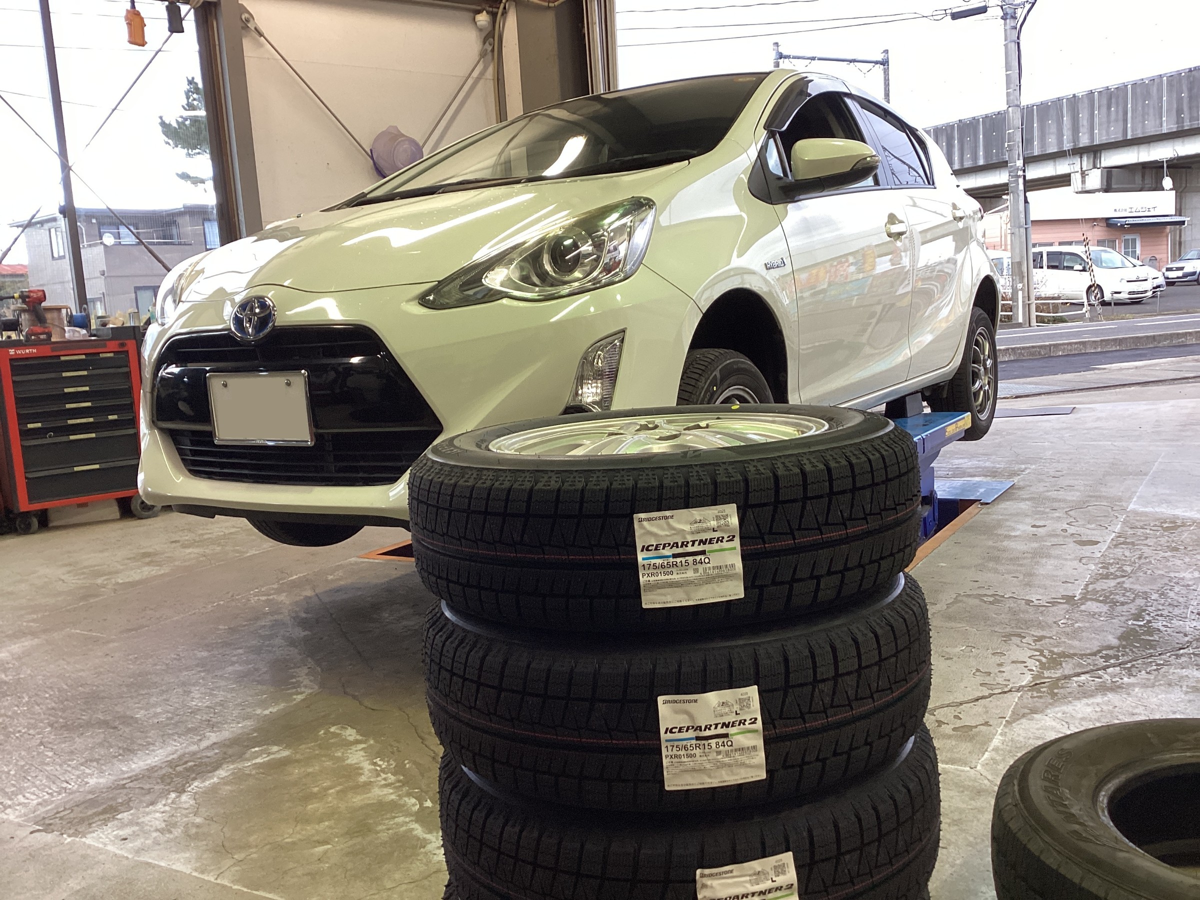 コードネーム黄昏スタッドレスタイヤ① Amazon.co.jp: クムホ(KUMHO) スタッドレスタイヤ WinterCraft CW61