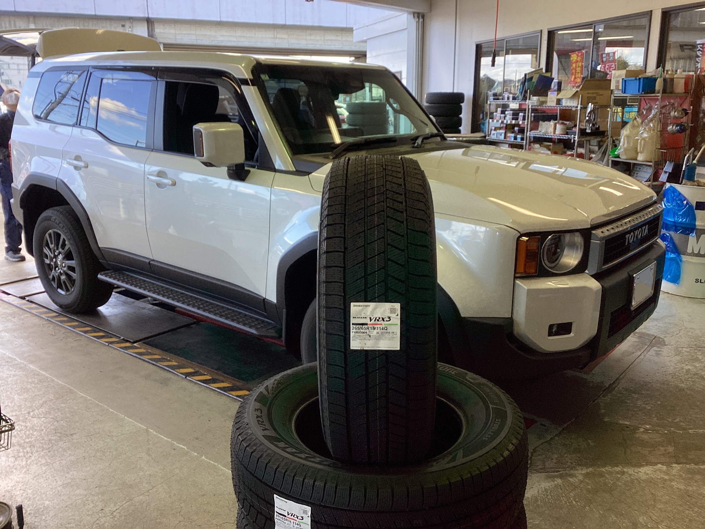 コードネーム黄昏スタッドレスタイヤ① スタッドレスタイヤ装着！ | スタッフ日記 | コクピット 名取 | 車の