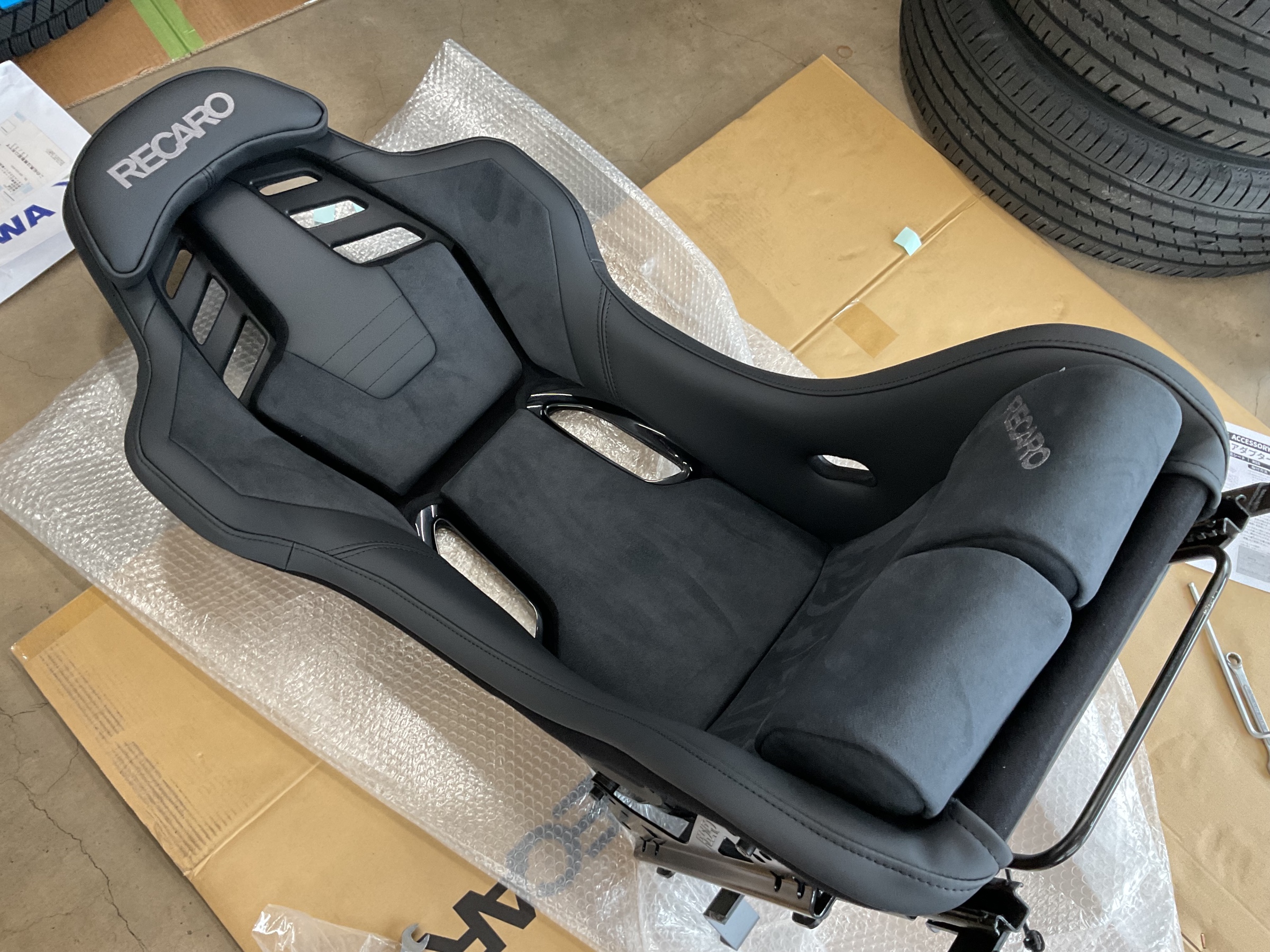 三菱/ランサーエボリューションX】にRECARO新フルバケットシートRSSを