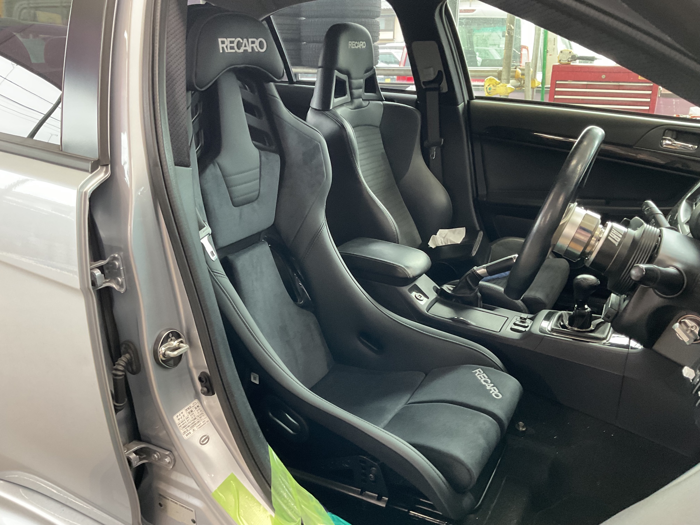 三菱/ランサーエボリューションX】にRECARO新フルバケットシートRSSを