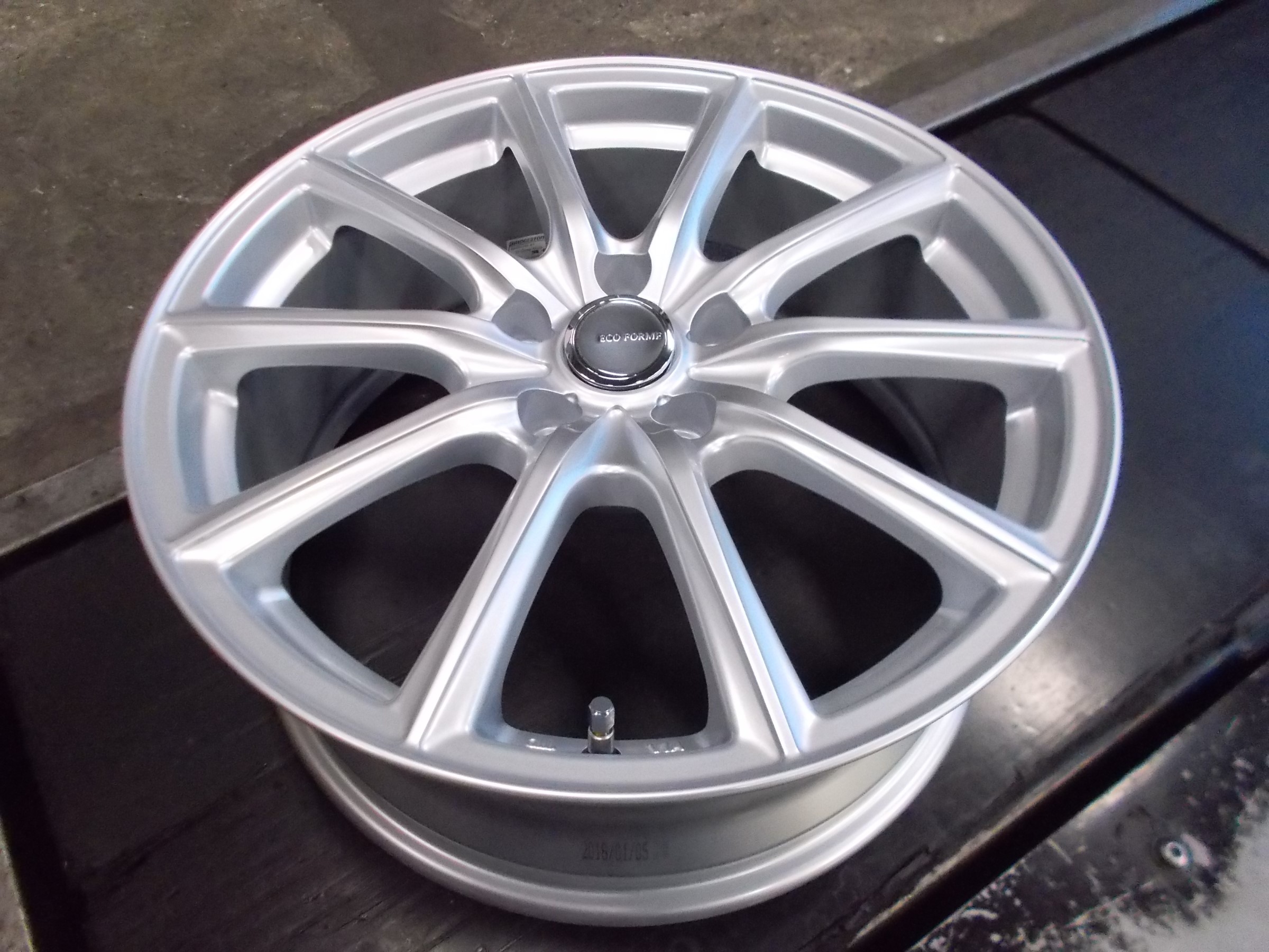 WRX ブリヂストンスタッドレスタイヤ「ブリザック VRX2」＆「エコ