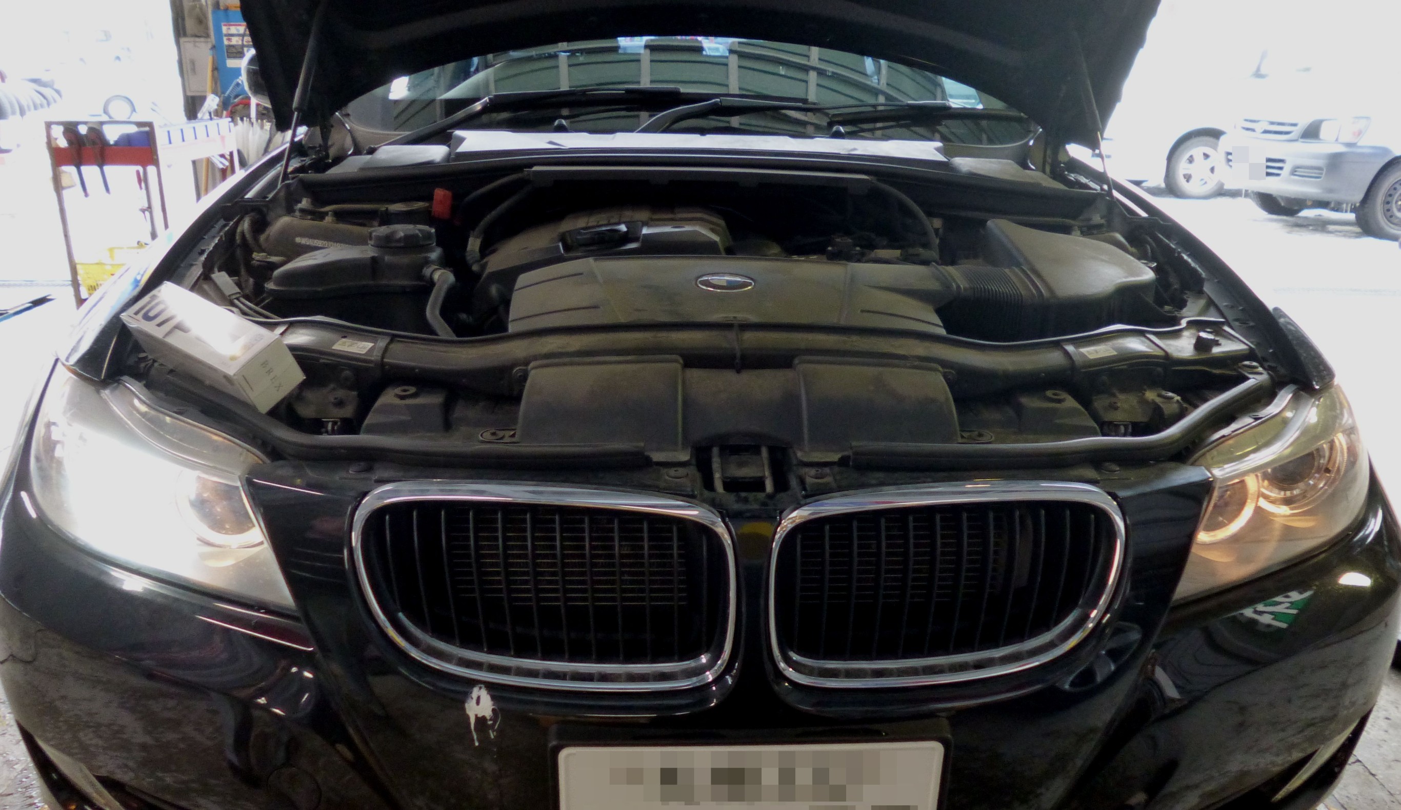 BREX（ブレックス）HID 6000K ULTRA Blighter 107 D1S 取付作業 ／ BMW