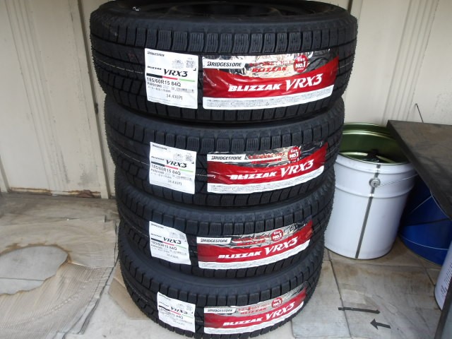 シエンタ（NSP172G）ブリヂストン スタッドレスタイヤ「ブリザック