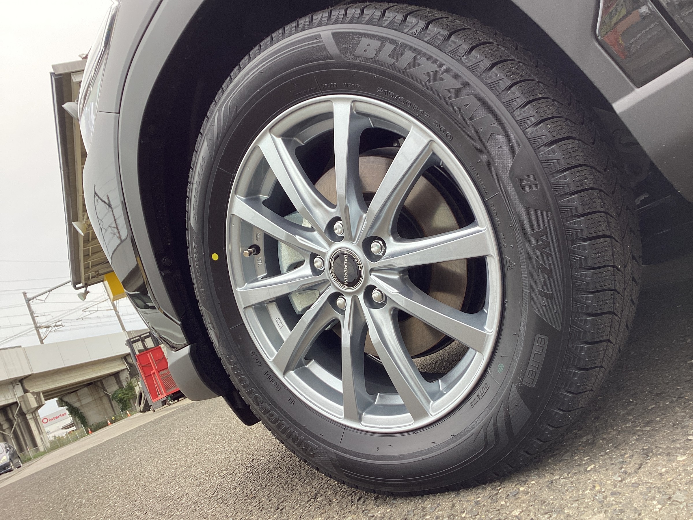 コードネーム黄昏スタッドレスタイヤ① コードネーム黄昏様専用スタッドレスタイヤ① スパイファミリー 黄昏