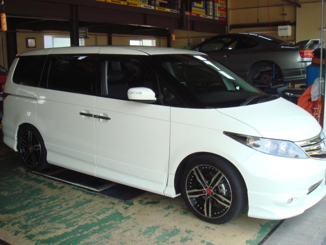 ホンダ エリシオンrr1 クスコ車高調 よ ひんのさぎょうにっき スタイルコクピット 桑名 お店の得意技紹介