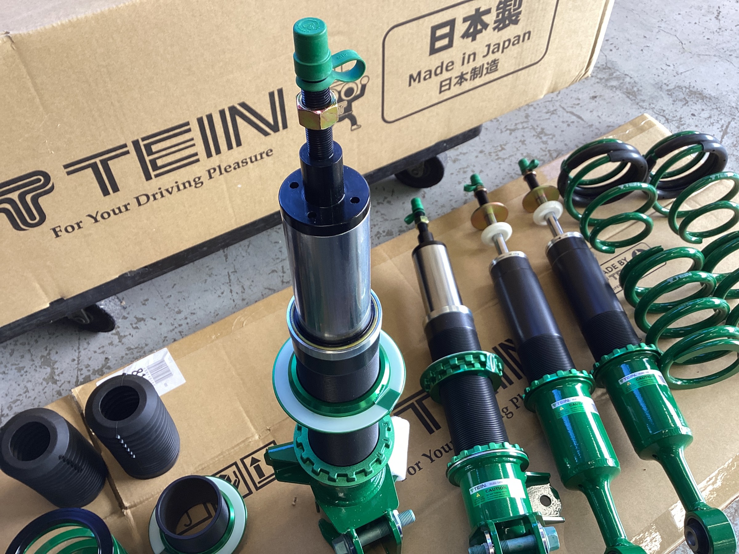 スイフトスポーツ ZC33S 車高調取り付けます！ | スズキ スイフト