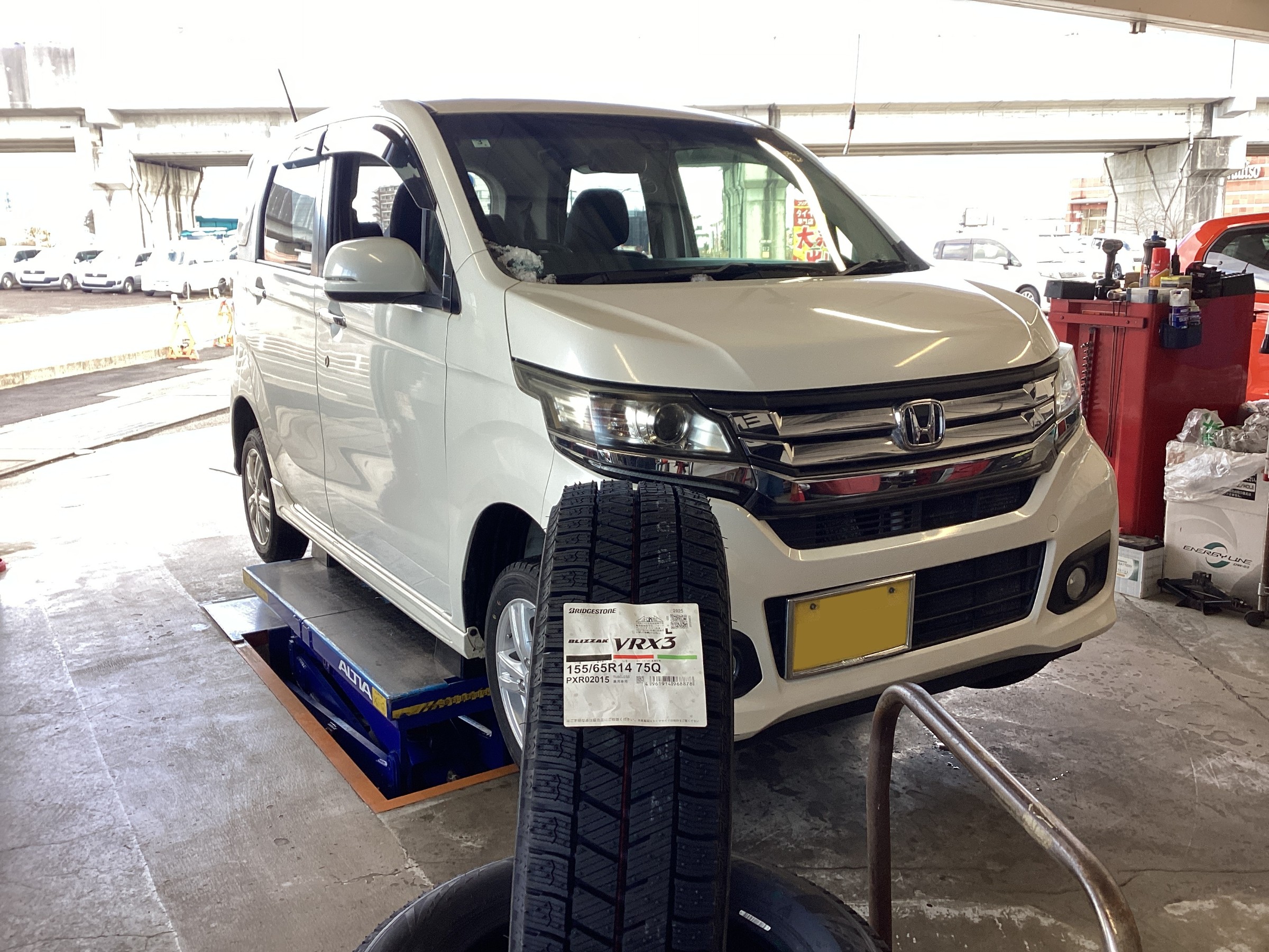 スタッドレスタイヤ装着！ | スタッフ日記 | コクピット 名取 | 車の