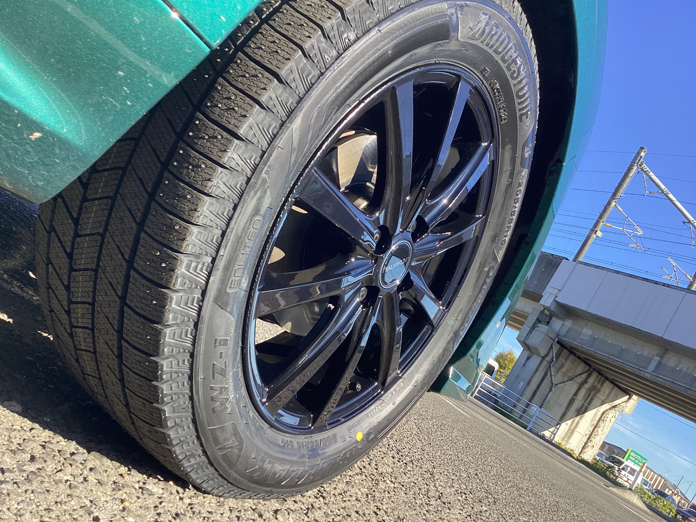 スタッドレスタイヤ装着！ | スタッフ日記 | コクピット 名取 | 車の