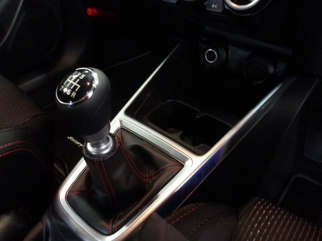 スイフトスポーツ（ZC33S）アールズ製「レーシングクイックシフトⅡ