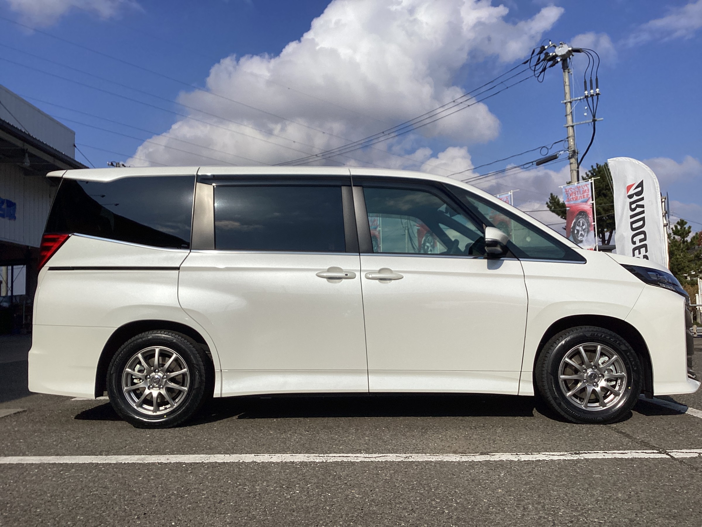 コードネーム黄昏スタッドレスタイヤ④ スタッドレスタイヤ装着！ | スタッフ日記 | コクピット 名取 | 車の