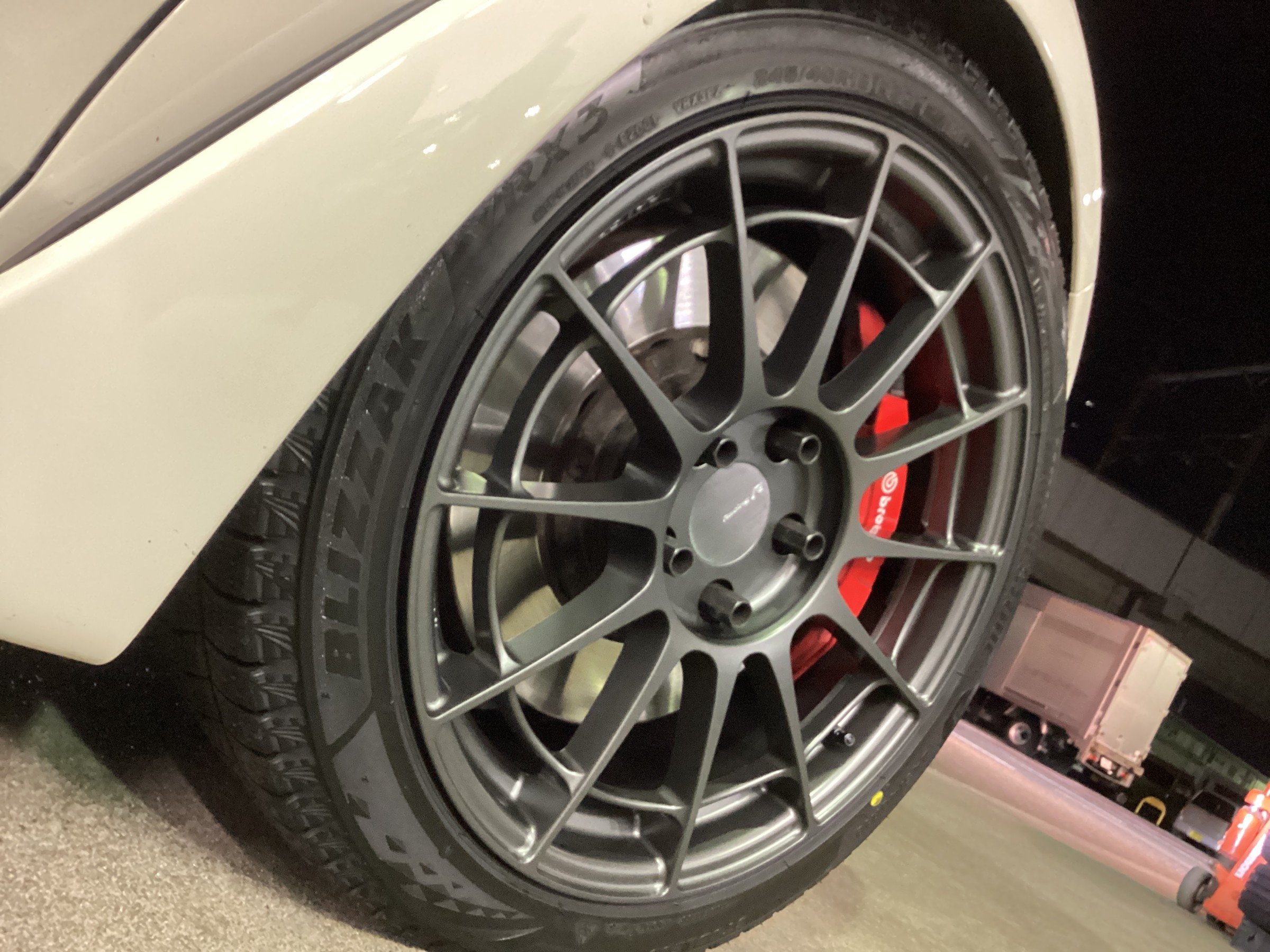 スタッドレスタイヤ装着！ | スタッフ日記 | コクピット 名取 | 車の