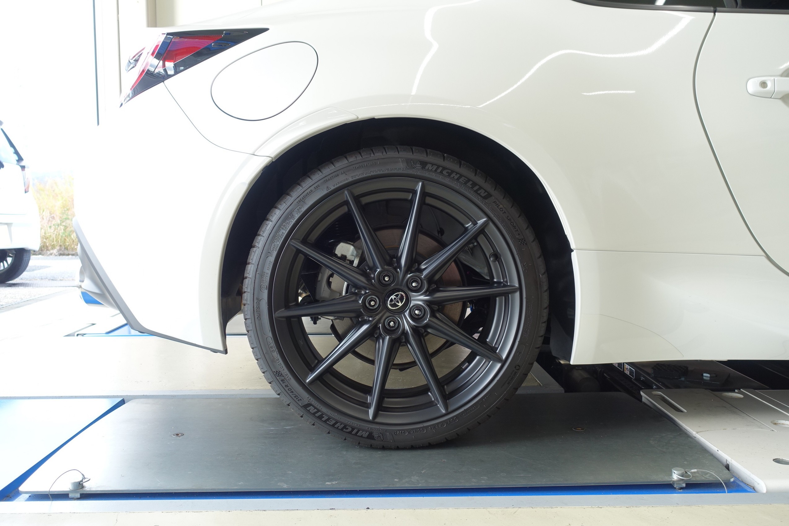 走り』『快適性』『お値段』それら全てのトータルバランスに優れた当店