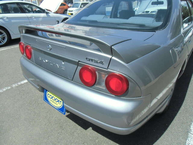 R33 Gts 4 ナビ カメラ 日産 スカイライン Av カーナビ ドライブレコーダー Etc Av カーナビ ドライブレコーダー Etc ナビゲーション取付 オーディオ ナビ リヤカメラ等装着例 コクピット モリオカ お店の取付加工事例紹介
