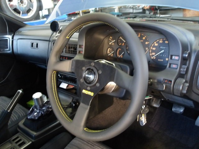 RXｰ7（FC3S）momo製スポーツステアリング「ヴェローチェレーシング：V