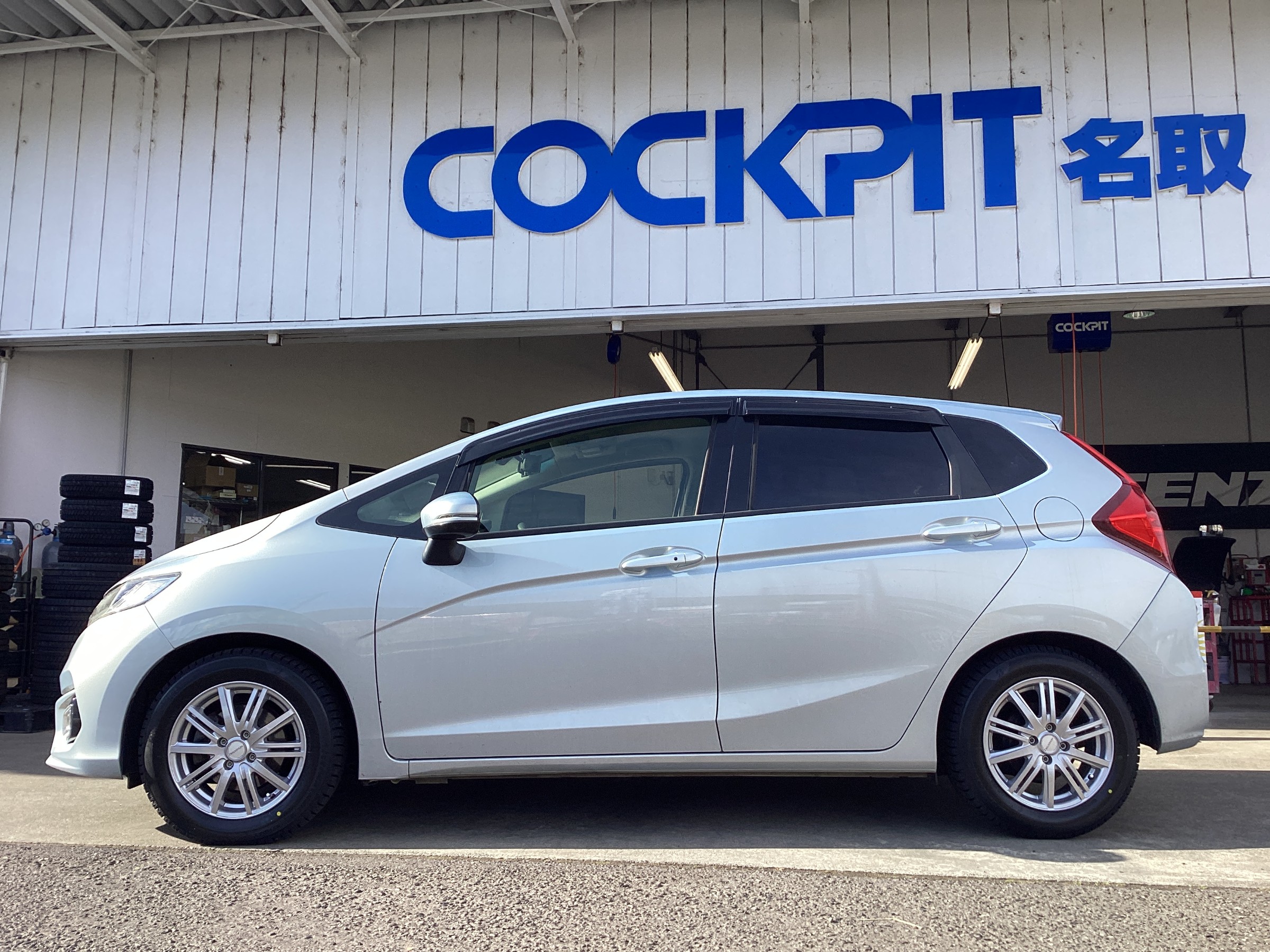 スタッドレスタイヤ装着！ | スタッフ日記 | コクピット 名取 | 車の