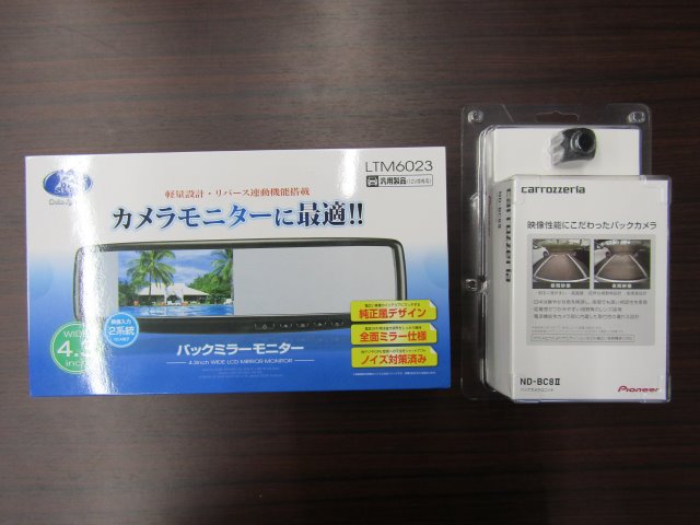 17大阪オートメッセに行きました４ Jeepラングラーにバックカメラ ミラーモニター取付 スタッフ日記 コクピット 56 車のカスタマイズにかかわるスタッフより