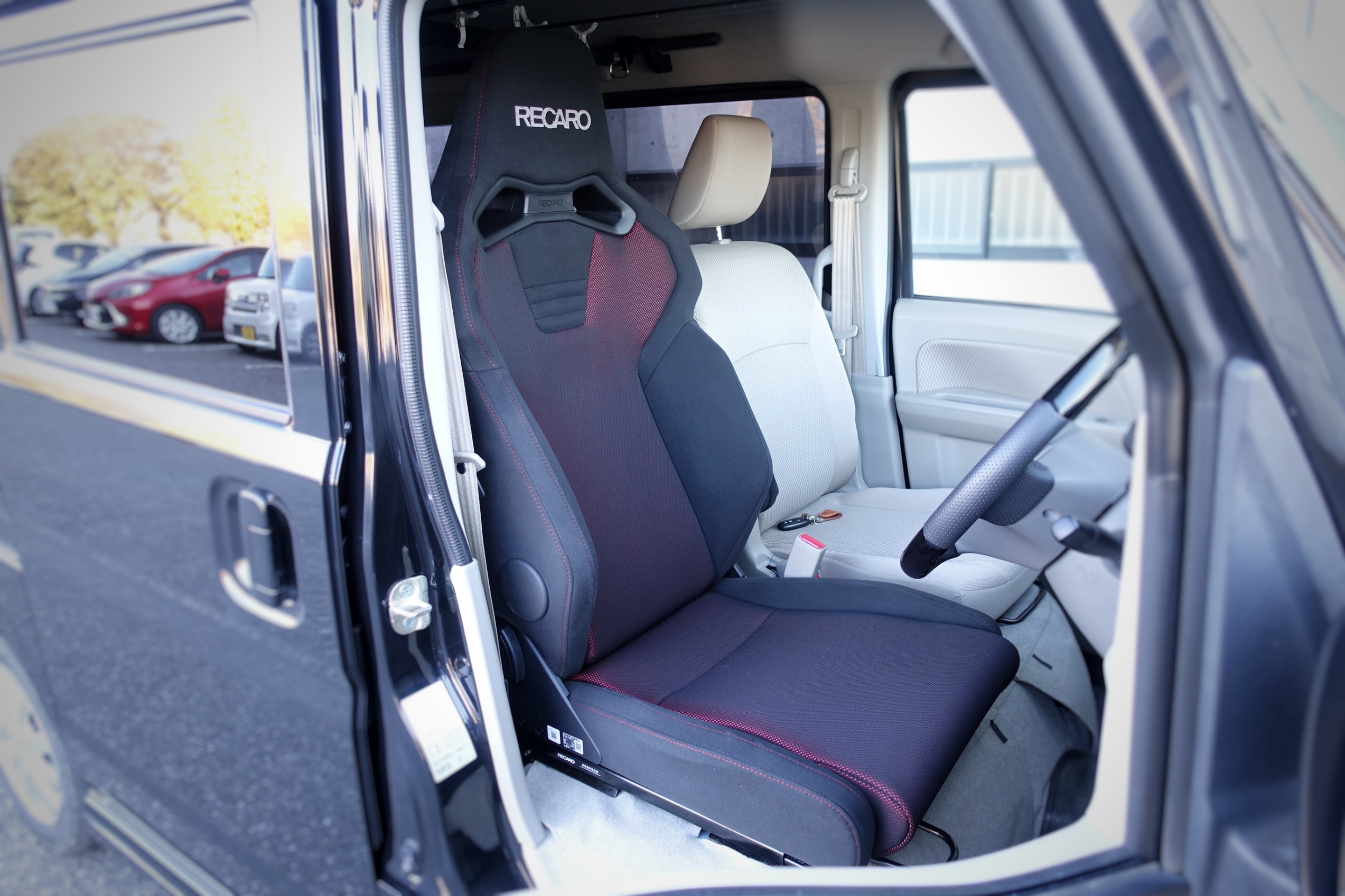 しょうたろう たった4mmの微調整でレカロシートのフィッティングが大きく変わりまし