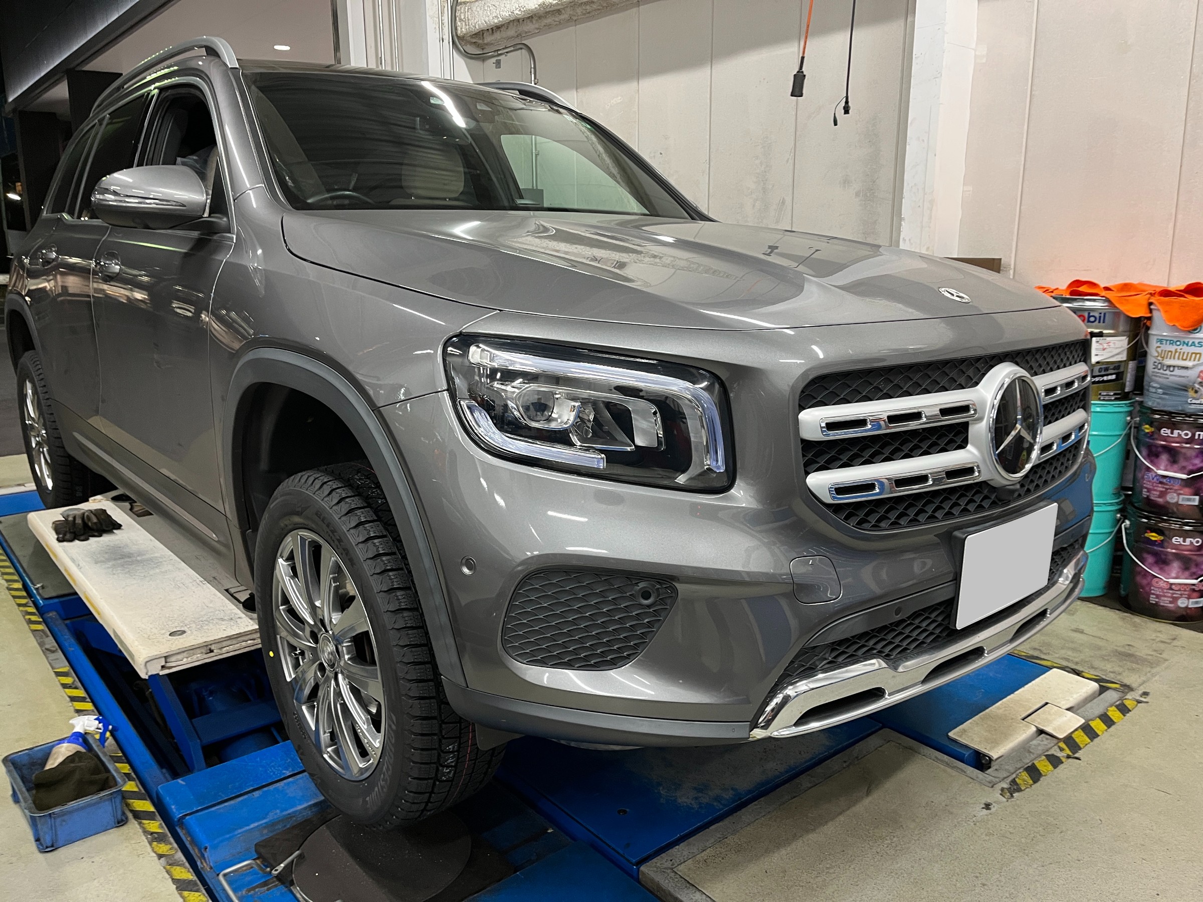 Mercedes-Benz GLB スタッドレスタイヤホイールセット取付