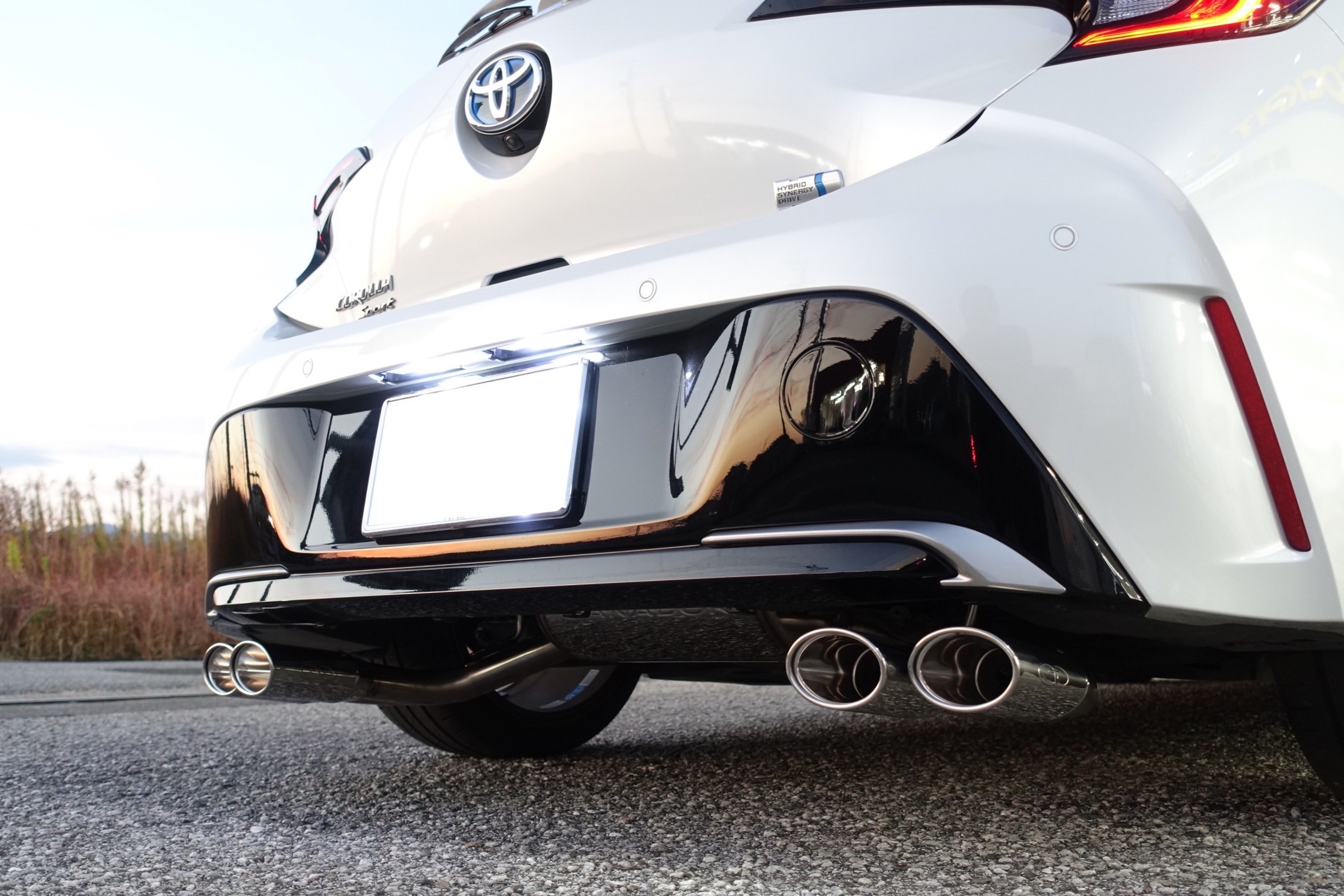 車全体の魅力を倍増させる“4本出しマフラー”という選択！トヨタ