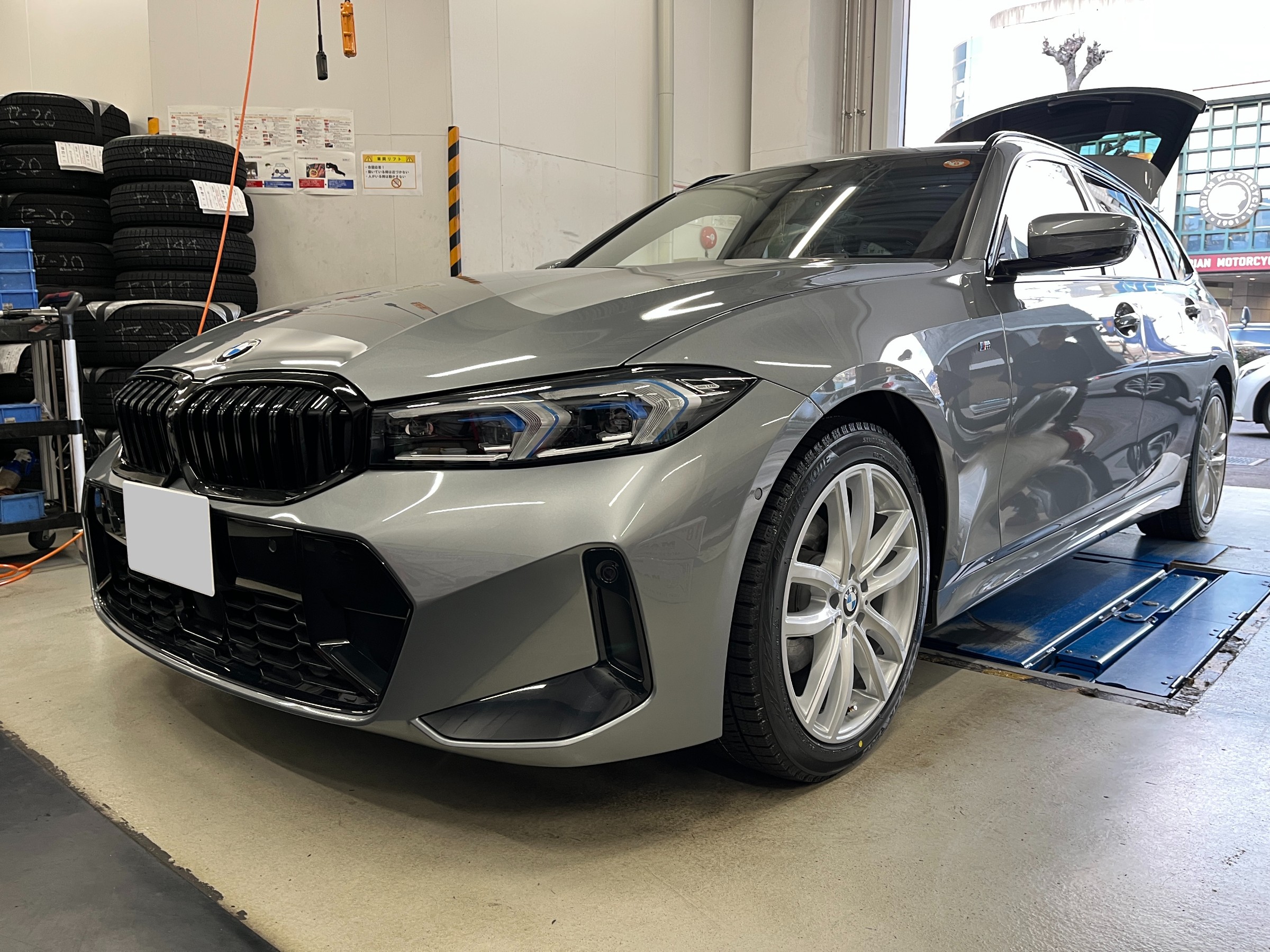 BMW 3シリーズ ツーリング G21 スタッドレスタイヤホイールセット取付