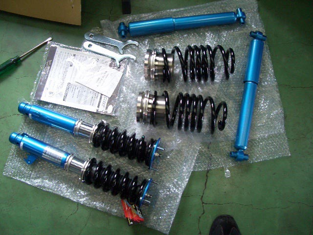 アテンザワゴンへ車高調取り付け アフターパーツ取り付け事例 コクピット 麻生 お店の得意技紹介