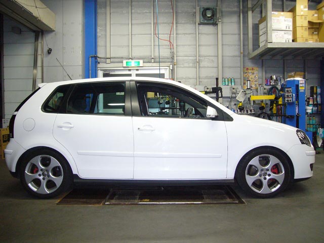 VW ポロ GTI(9N) HRスポーツスプリング装着！ | フォルクスワーゲン ポロ 足まわり（サスペンション・ブレーキ）  足まわり（サスペンション・ブレーキ） > サスペンションパーツ関連取付 | カスタマイズ 事例集 | コクピット モリオカ | お店の得意技紹介