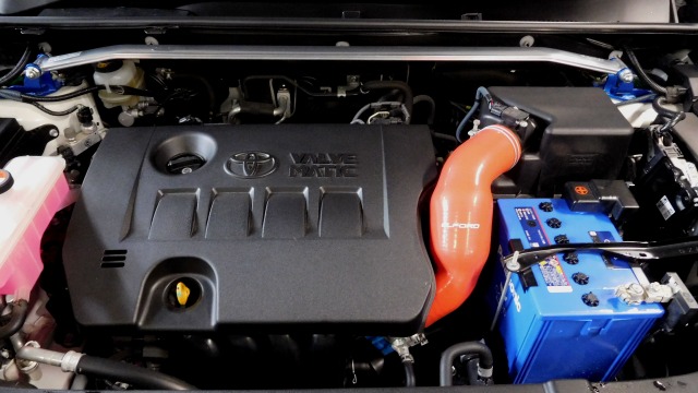トヨタ Zsu65w ハリアー のバッテリー交換作業 Panasonic Caos アイドリングストップ車用 トヨタ ハリアー メンテナンス オイル バッテリー他 Hid Led その他電装系 電装系関連パーツ取付 Feel Book スタイルコクピット フィール 車のカスタマイズに