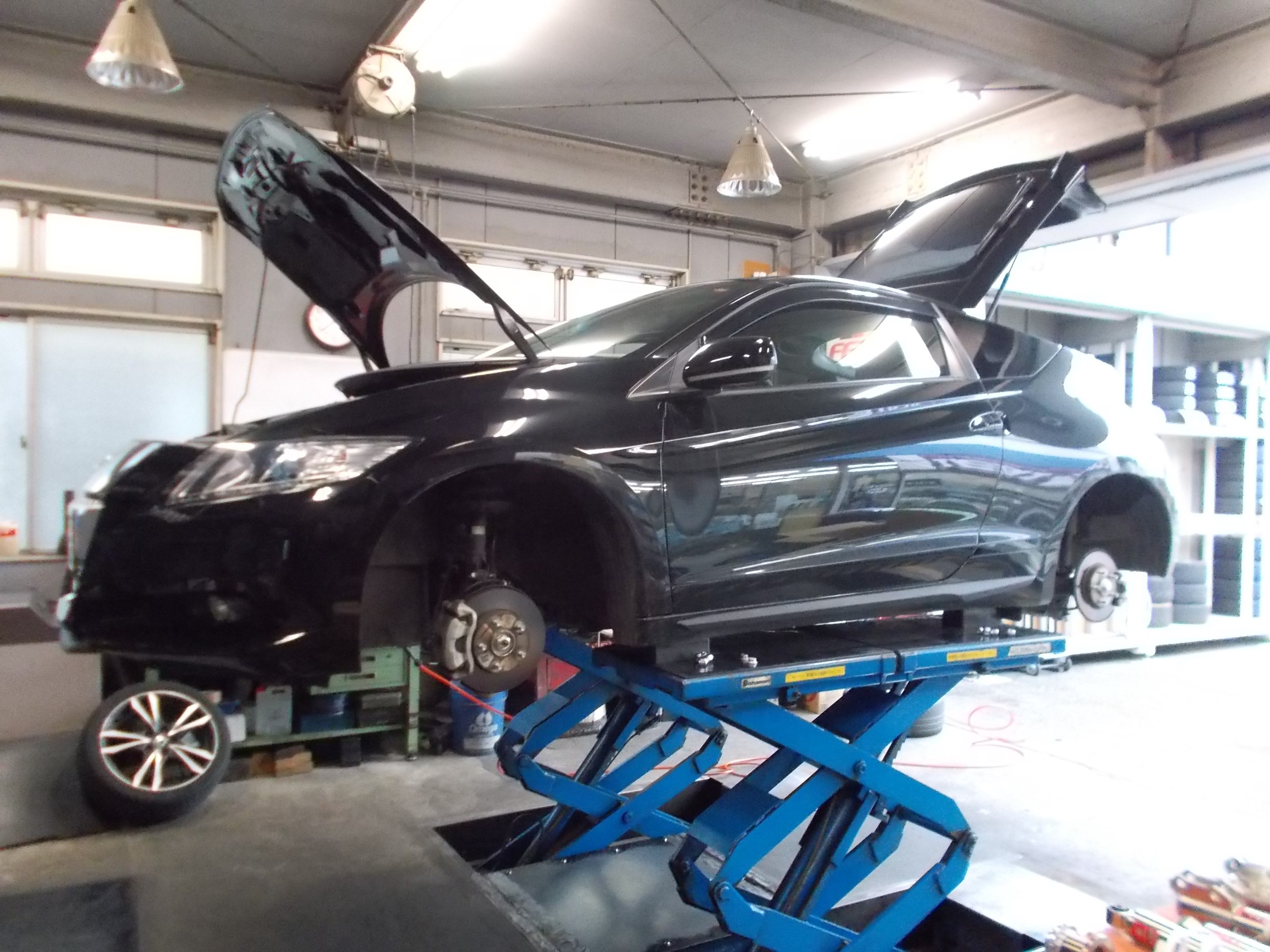 CR-Z HKS車高調装着(持込み) | ホンダ CR-Z 足まわり CR-Z HKS車高調装着(持込み) | ホンダ CR-Z 足まわり