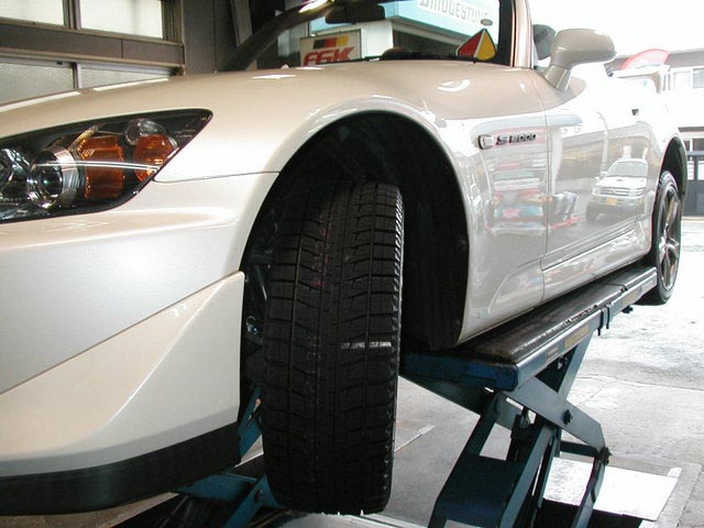 S2000 スタッドレス取付け。 | 作業日誌 | コクピット 川越 | お