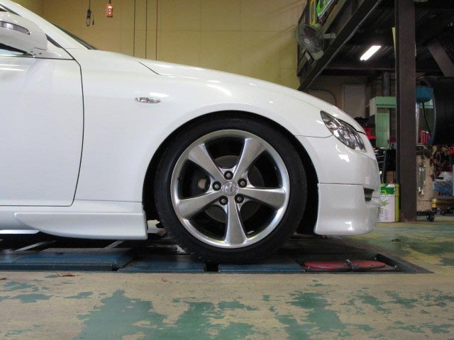 マークXにブリッツ車高調 | よ～ひんのさぎょうにっき