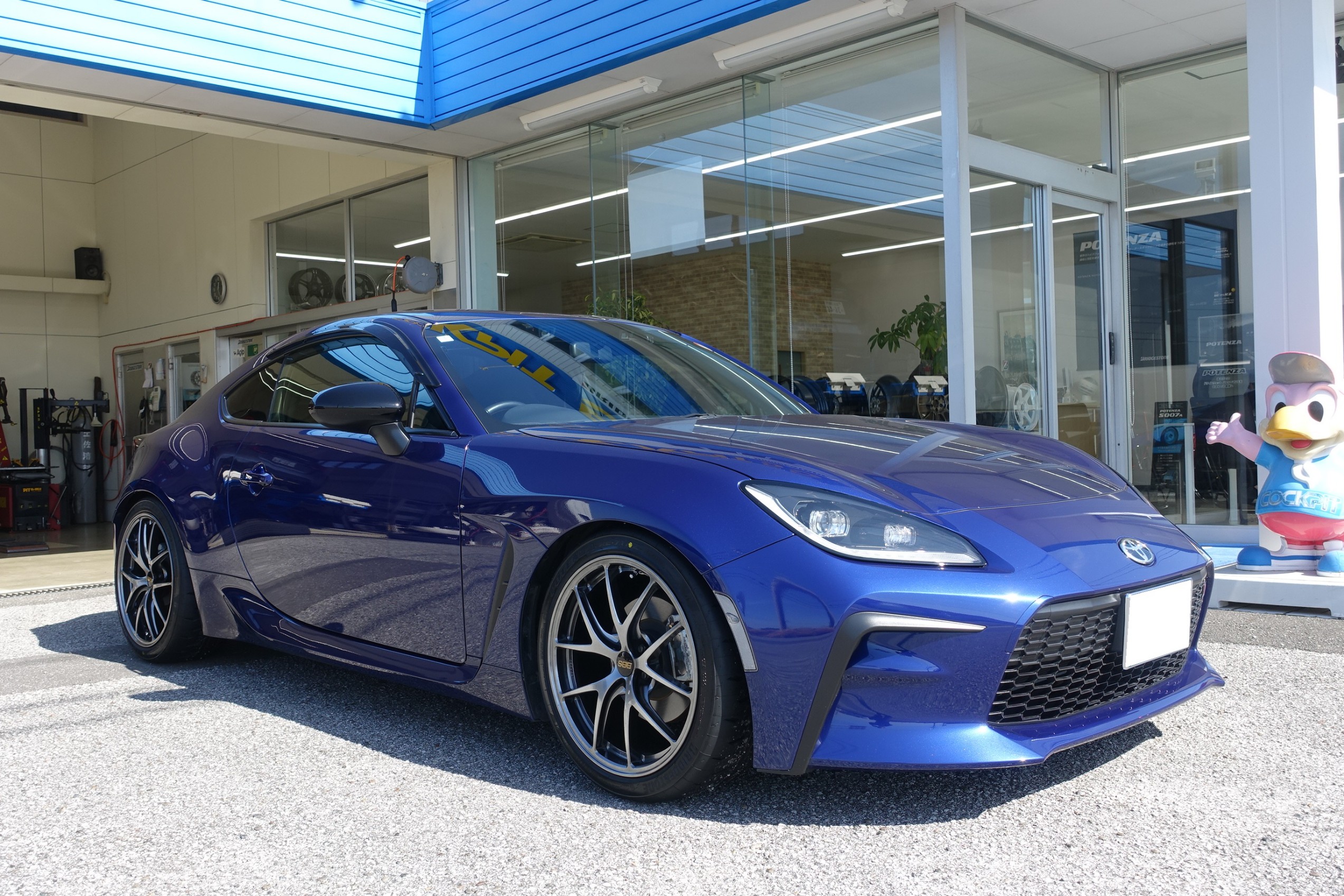 あなたはどちらを選びますか？トヨタGR86（ZN8）に「POTENZA RE-71RZ