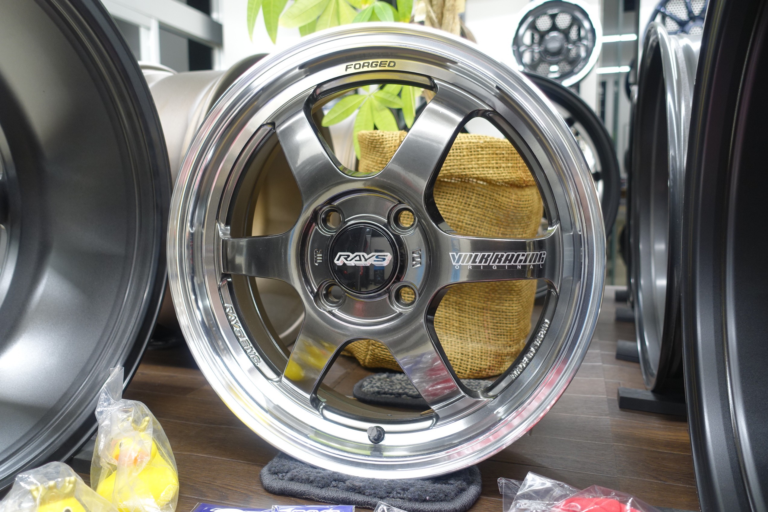 美しい上品さと高級感もサンナナの特権ですよ！ホンダ N-BOXカスタム